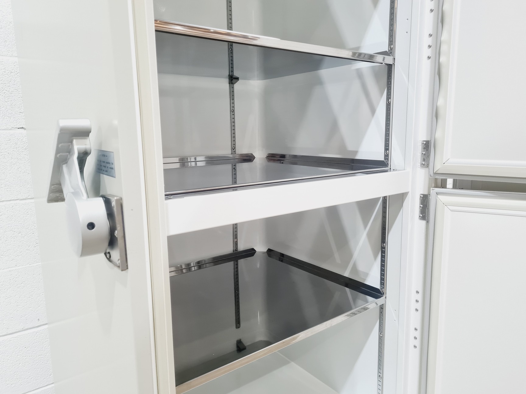 Image of Sanyo MDF-U53V Ultra Low Temperature Freezer ULT Lab
