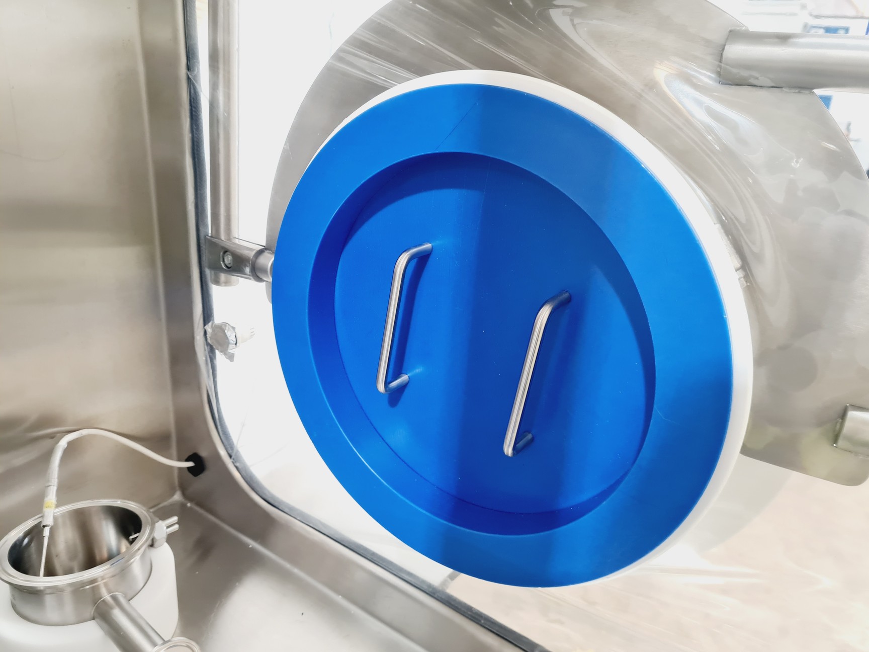 Image of Glatt Mini/Midi Glatt Fluid Bed Dryer with Solo Containment