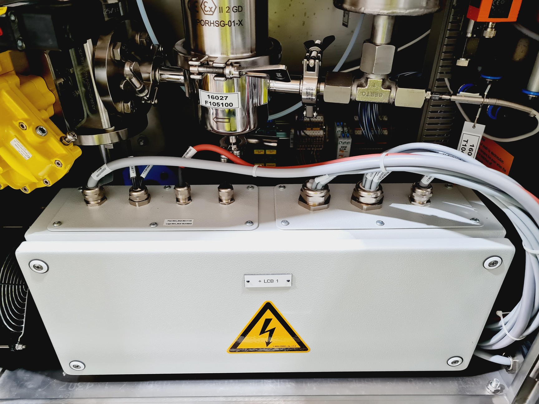 Image of Glatt Mini/Midi Glatt Fluid Bed Dryer with Solo Containment