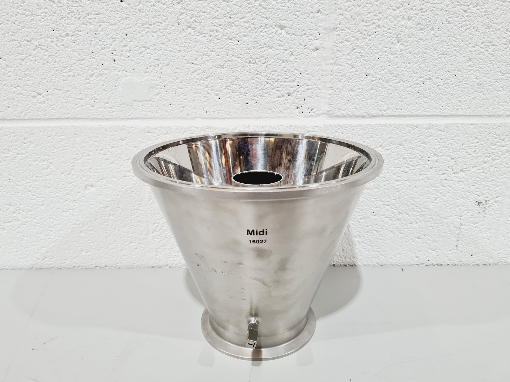 Image of Glatt Mini/Midi Glatt Fluid Bed Dryer with Solo Containment