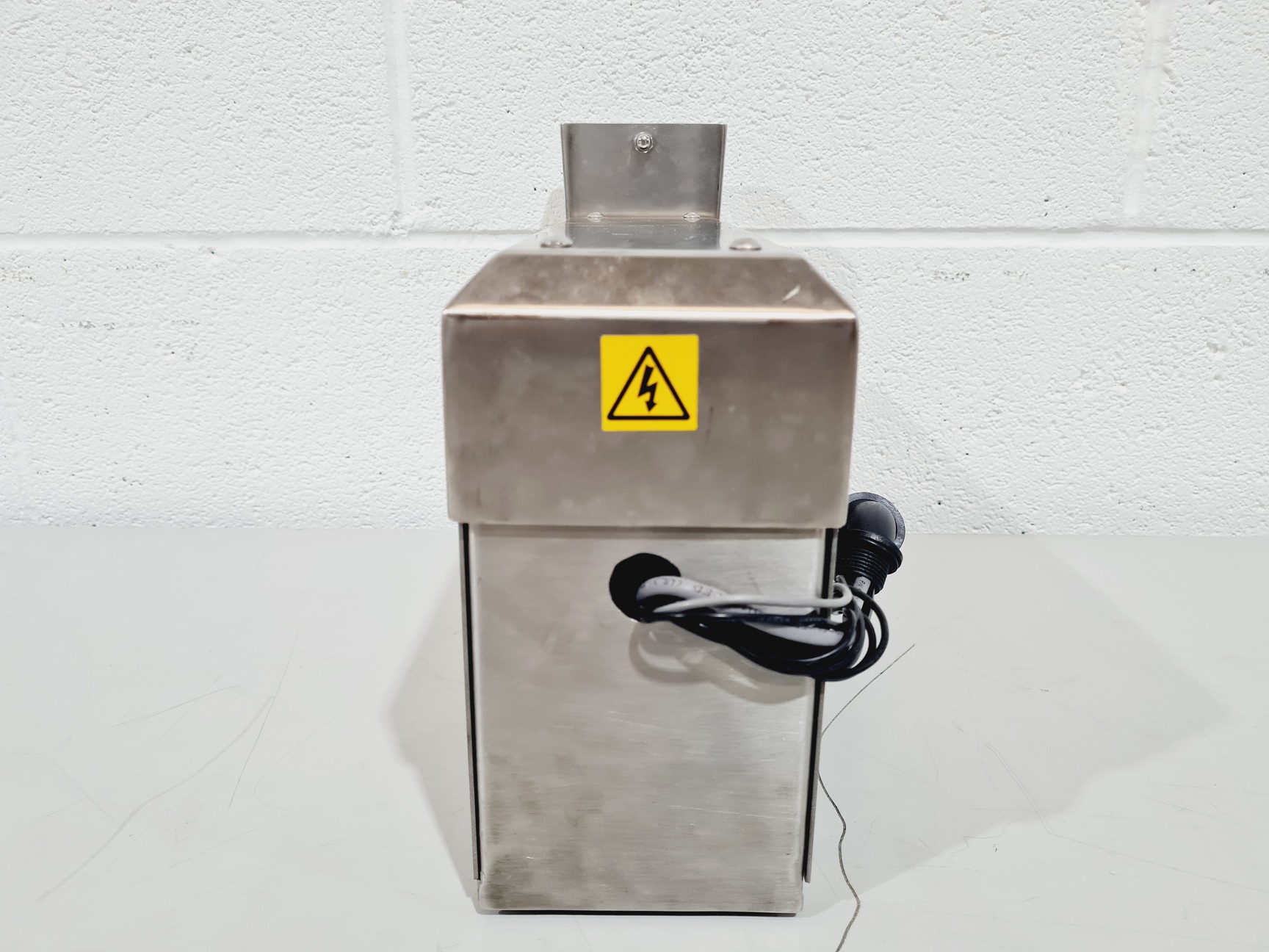 Image of Rondol Stainless Steel Laboratory Feeder Units with Hoppers & Accessories