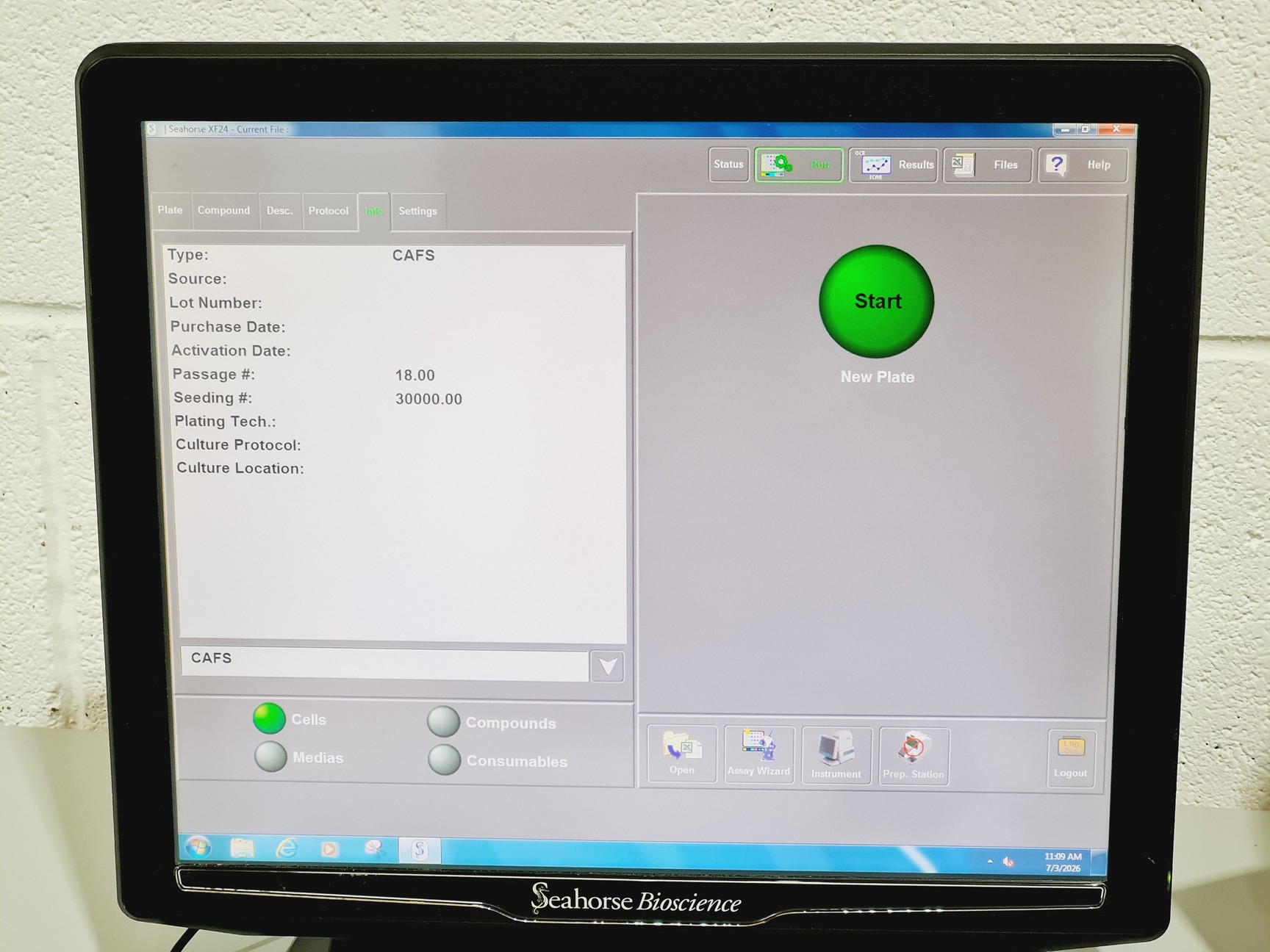 Image of Seahorse Bioscience XF24 Extracellular Flux Analyzer Model: XF24-2 with Monitor 