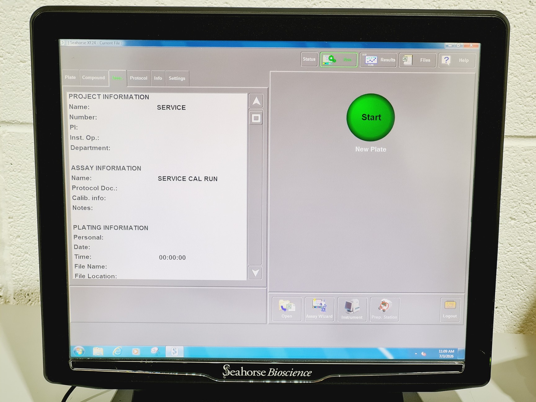 Image of Seahorse Bioscience XF24 Extracellular Flux Analyzer Model: XF24-2 with Monitor 