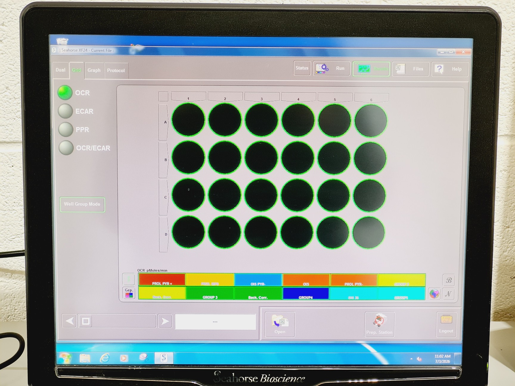 Image of Seahorse Bioscience XF24 Extracellular Flux Analyzer Model: XF24-2 with Monitor 