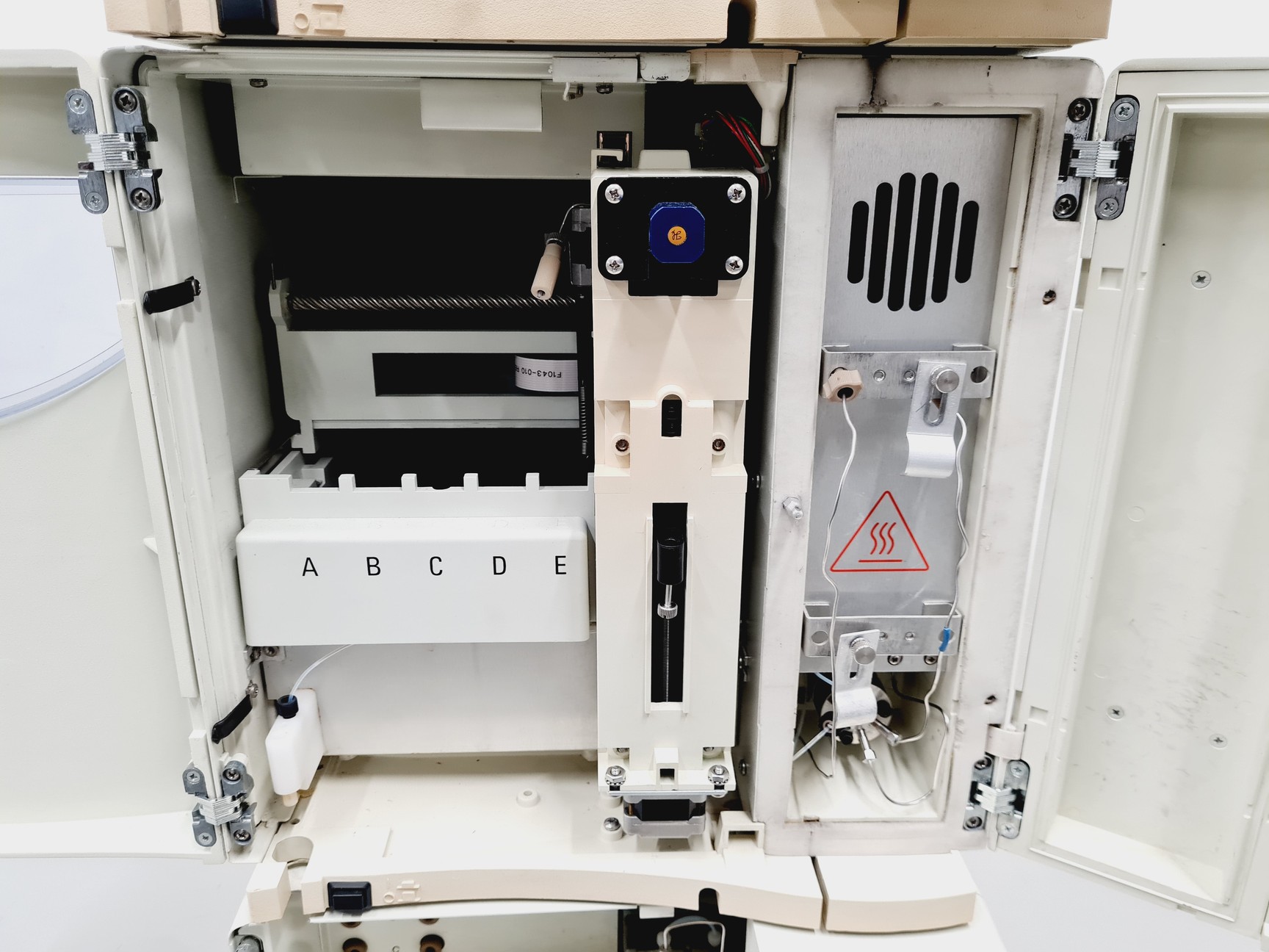 Image of Thermo Finnigan Surveyor PDA Detector, Autosampler, LC Pump HPLC System