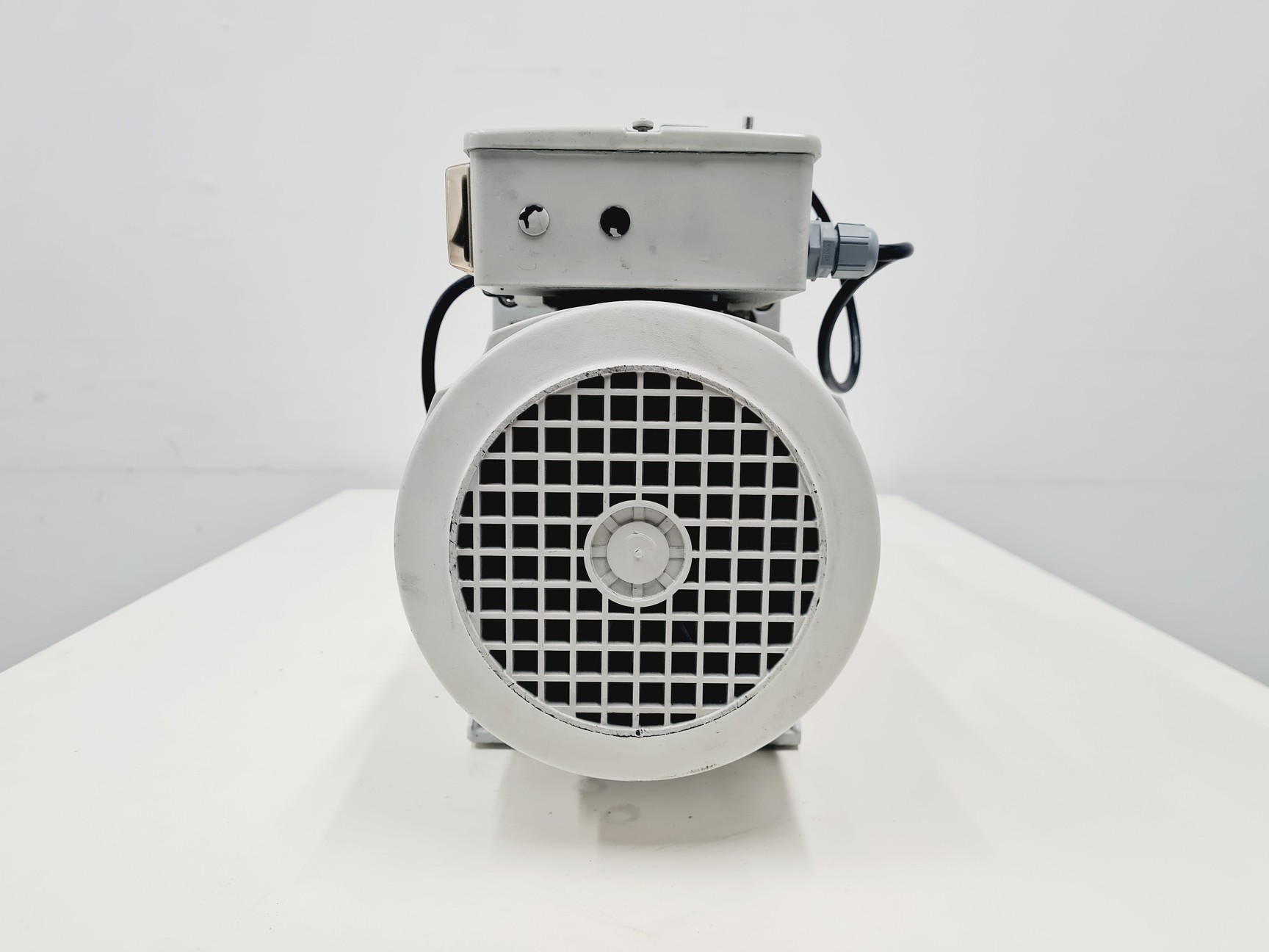Image of Edwards 30 E2M30 Rotary Vane Dual Stage Vacuum Pump