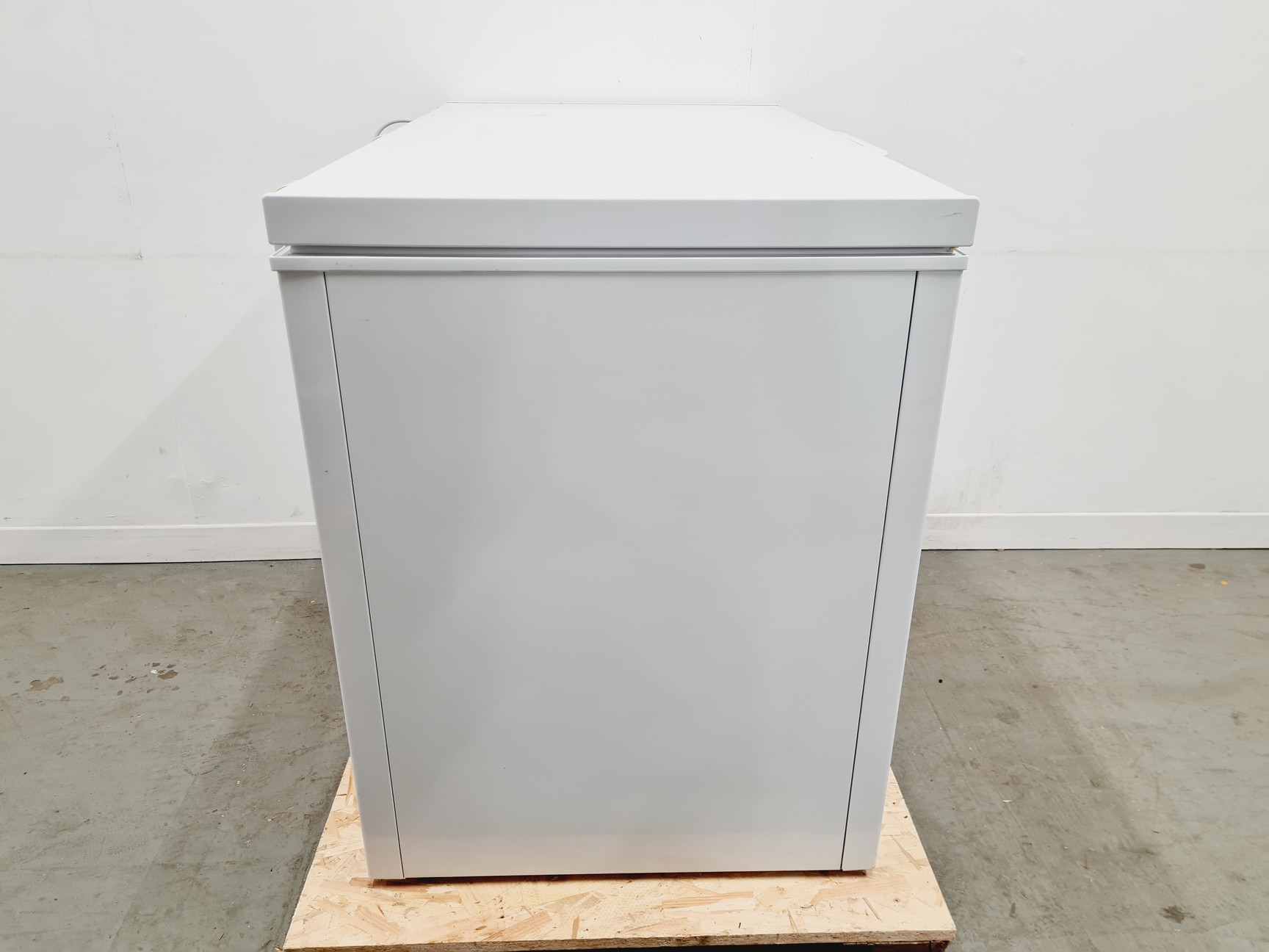 Image of Logik L300CFW14 Chest Freezer 