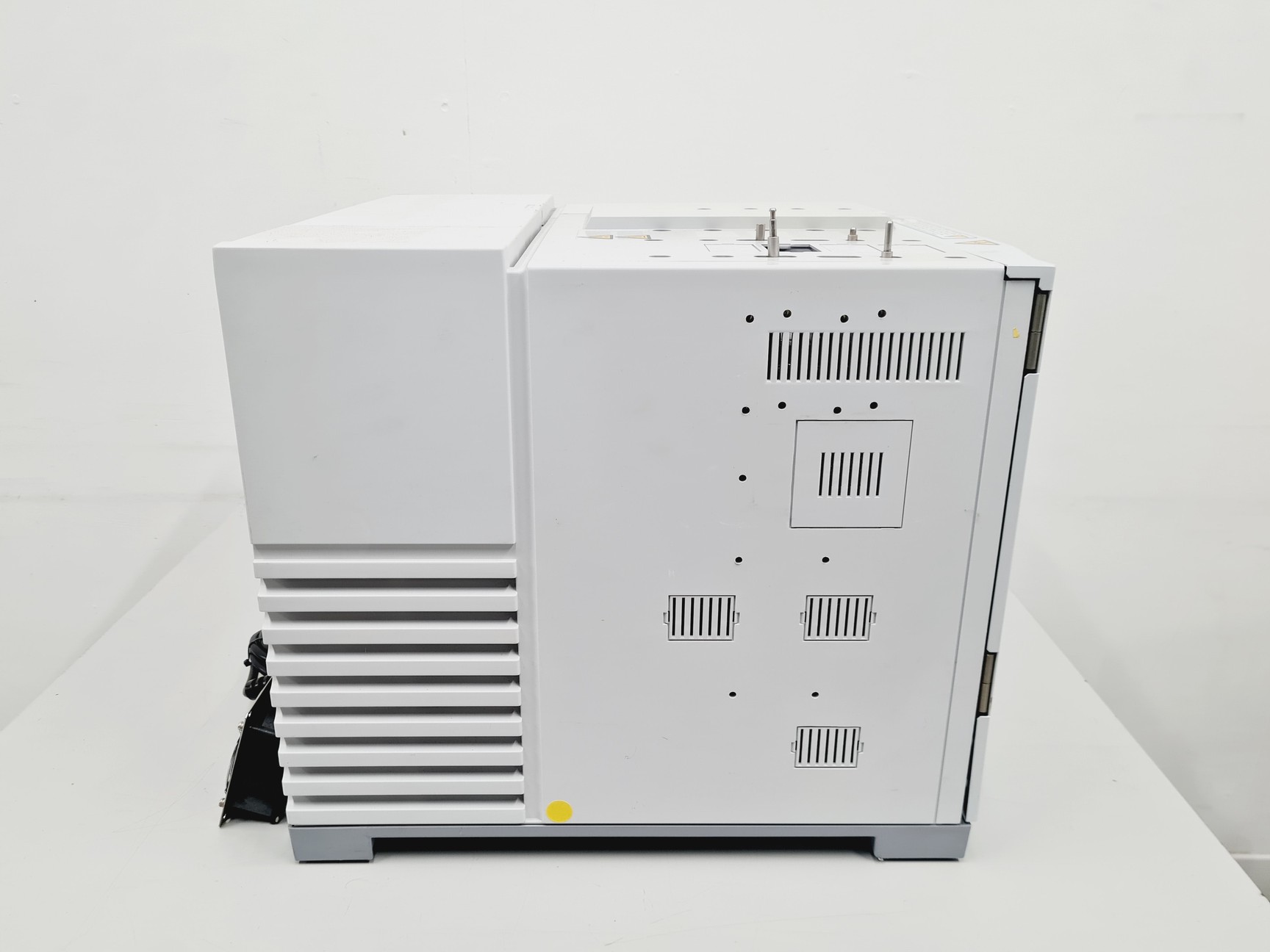 Image of Shimadzu GC-2010 Plus Gas Chromatograph 