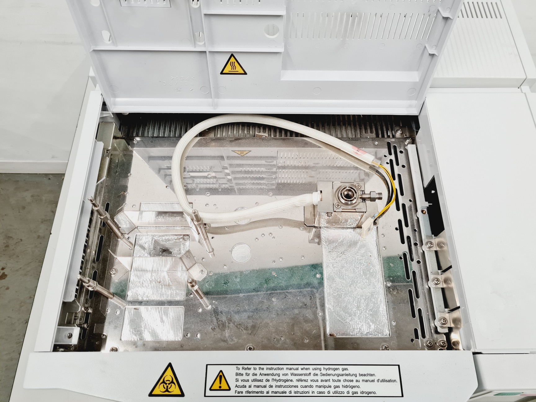 Image of Shimadzu GC-2010 Plus Gas Chromatograph 