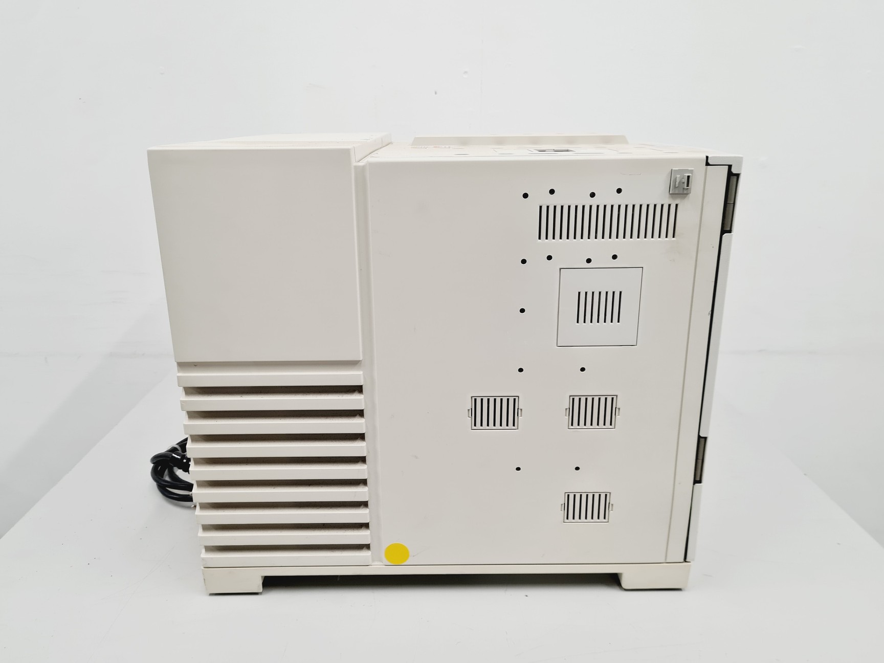 Image of Shimadzu GC-2010 Gas Chromatograph with Shimadzu A0C-20i Auto Injector