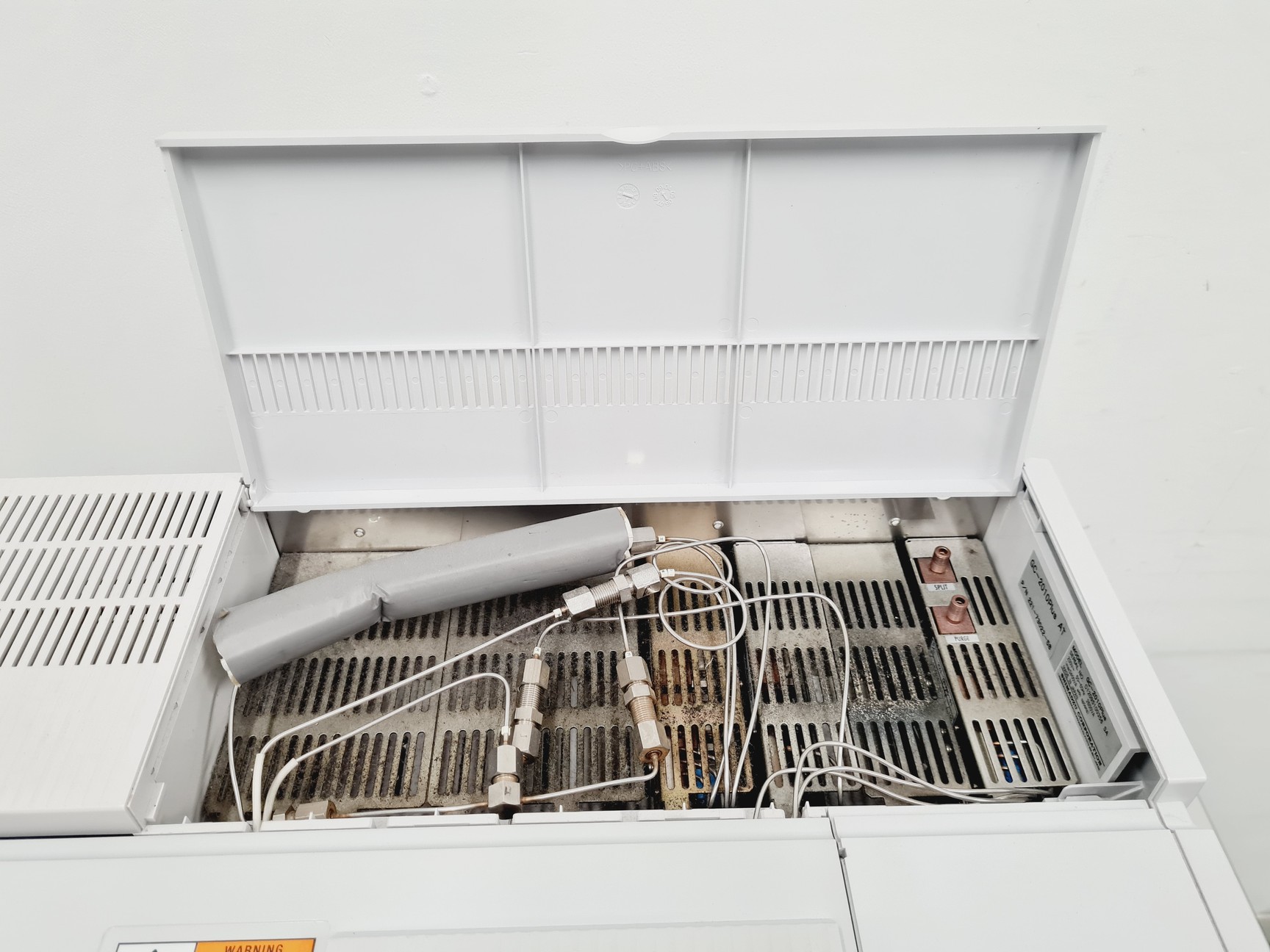 Image of Shimadzu GC-2010 Plus Gas Chromatograph with Shimadzu AOC-20S Autosampler 