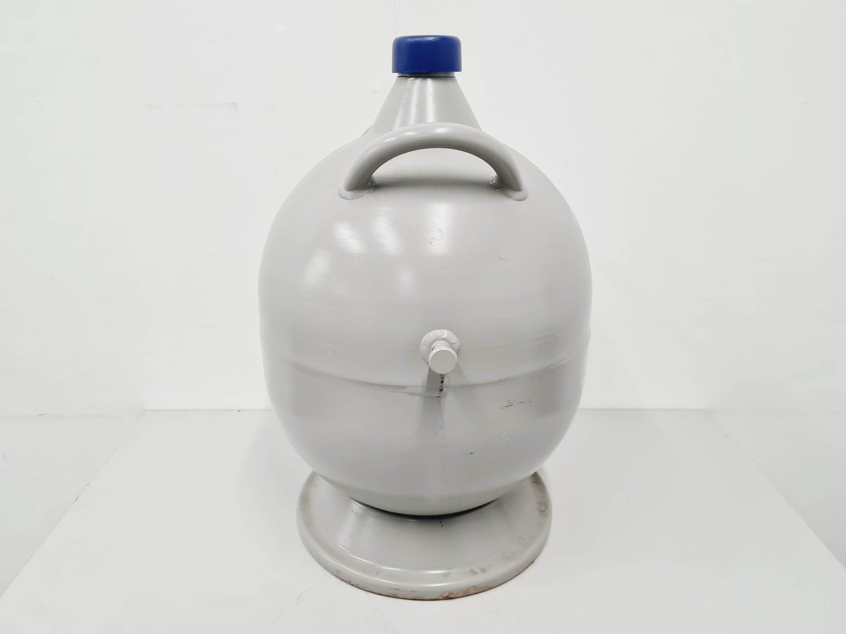 Image of Statebourne Cryogenics Liquid Nitrogen Dewar with Wheeled Trolley