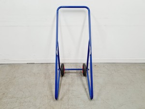 Thumbnail image of Statebourne Cryogenics Liquid Nitrogen Dewar with Wheeled Trolley