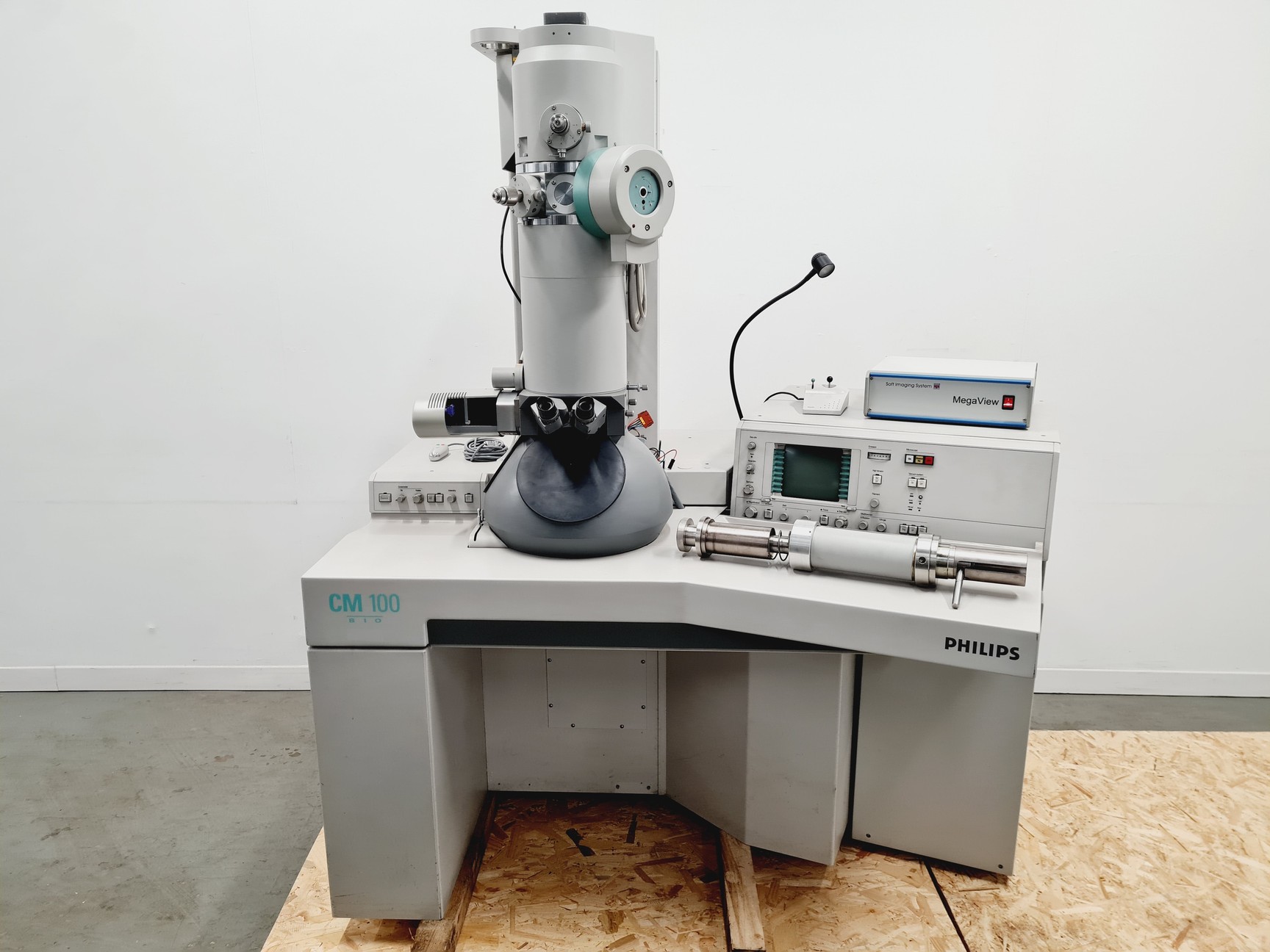 Image of Philips CM100 Scanning Electron Microscope