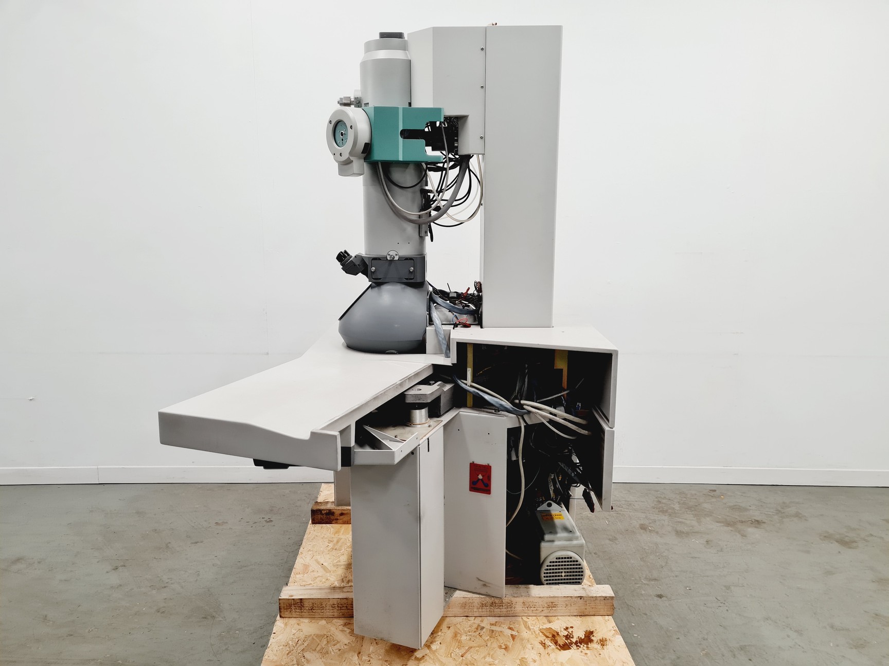 Image of Philips CM100 Scanning Electron Microscope