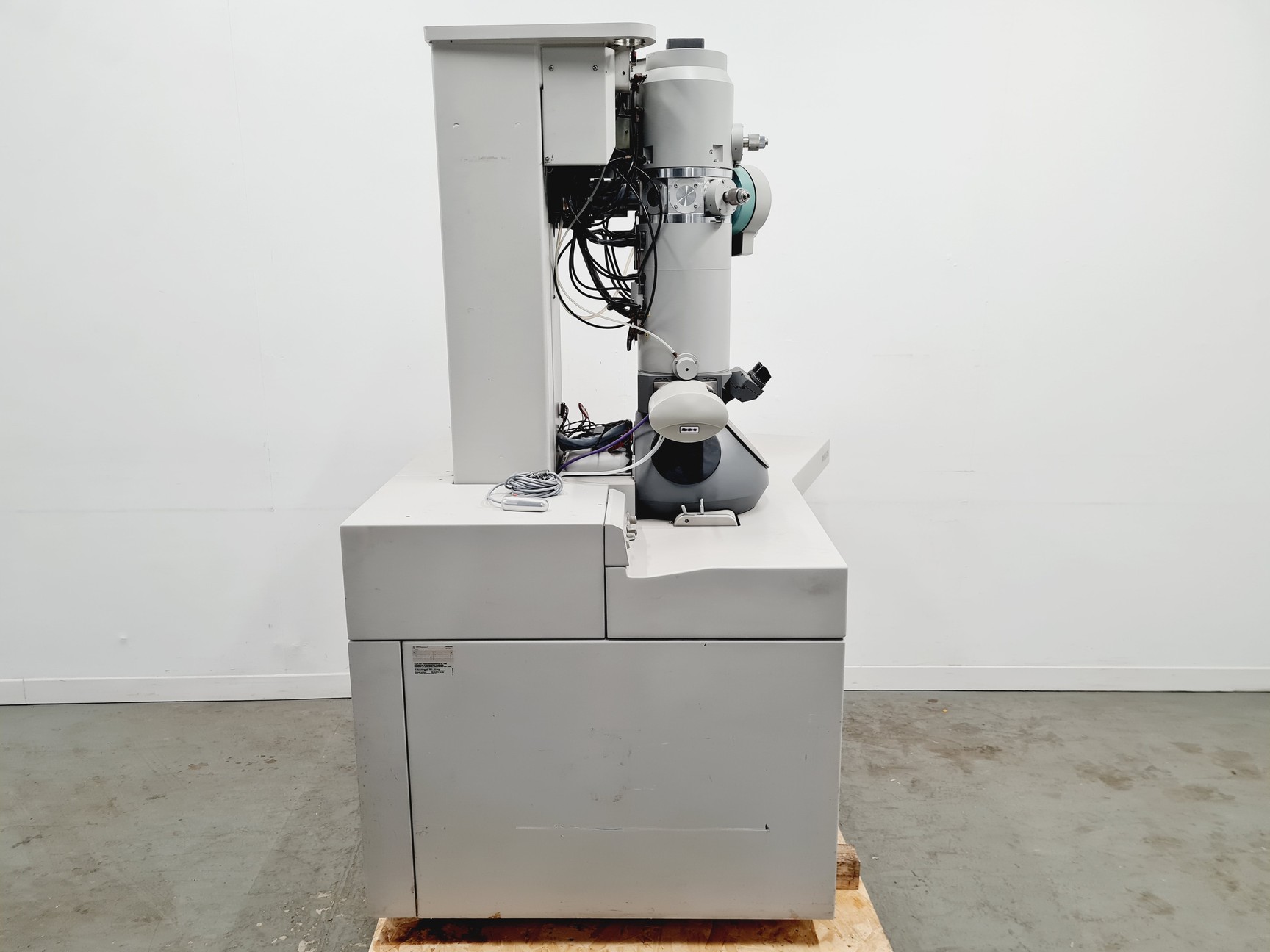 Image of Philips CM100 Scanning Electron Microscope