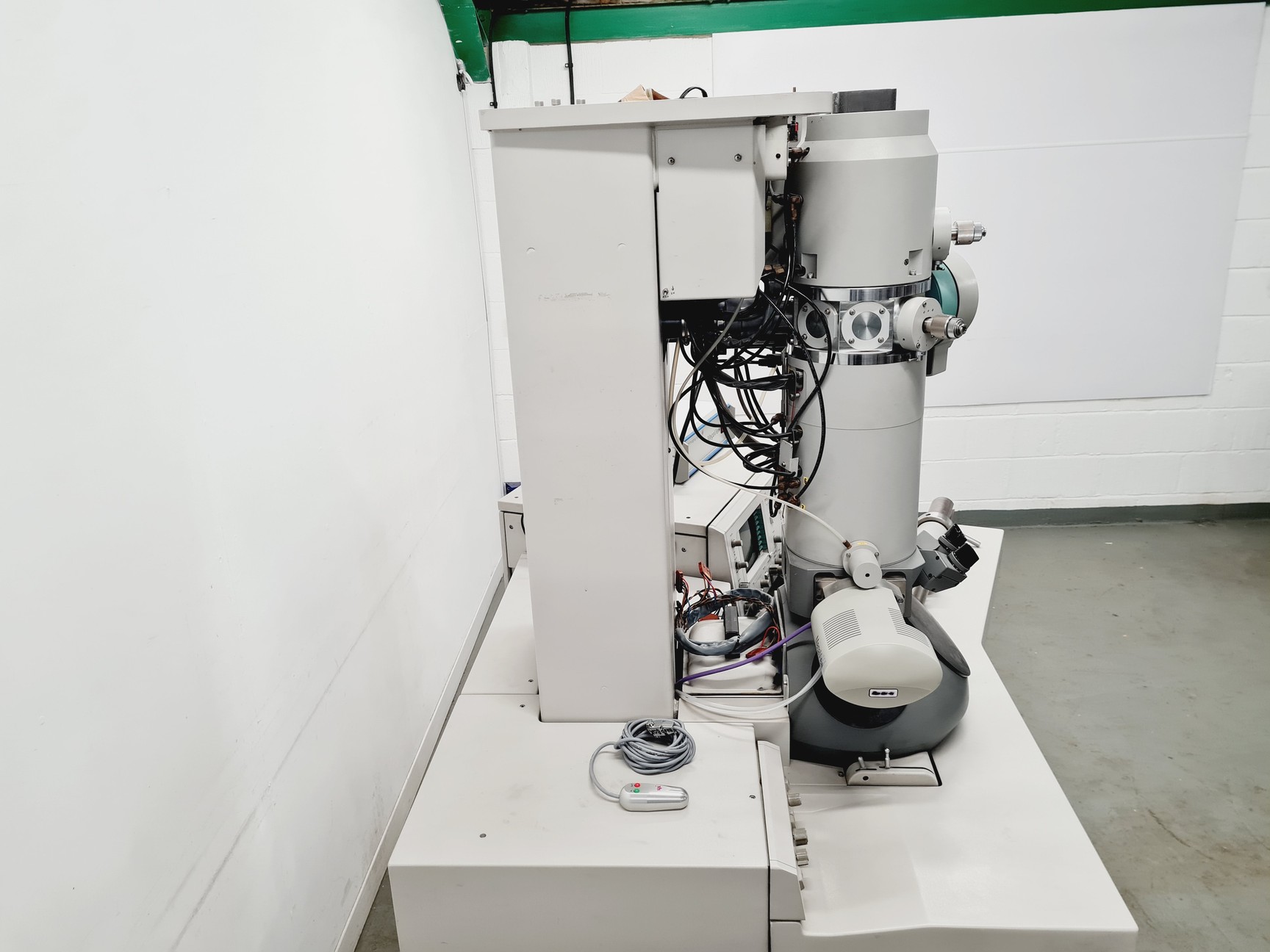 Image of Philips CM100 Scanning Electron Microscope