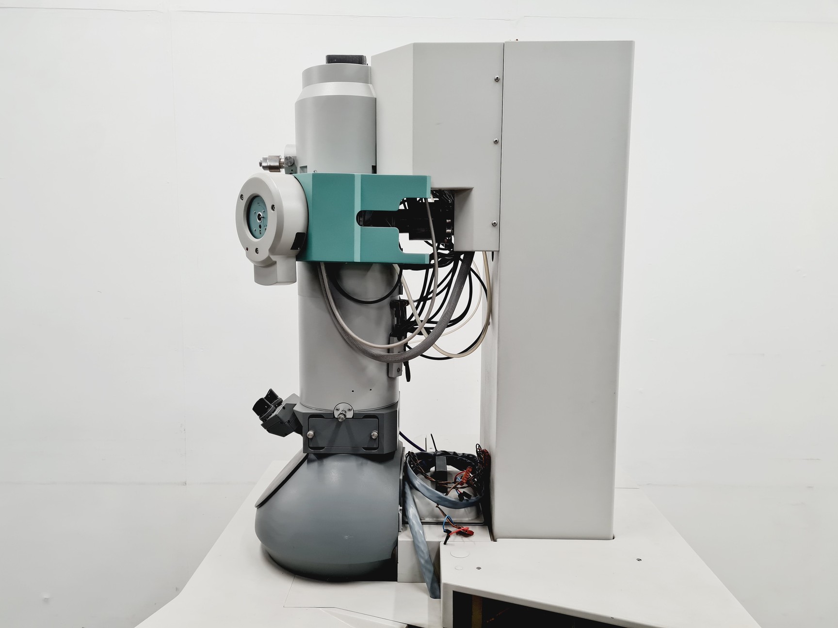 Image of Philips CM100 Scanning Electron Microscope