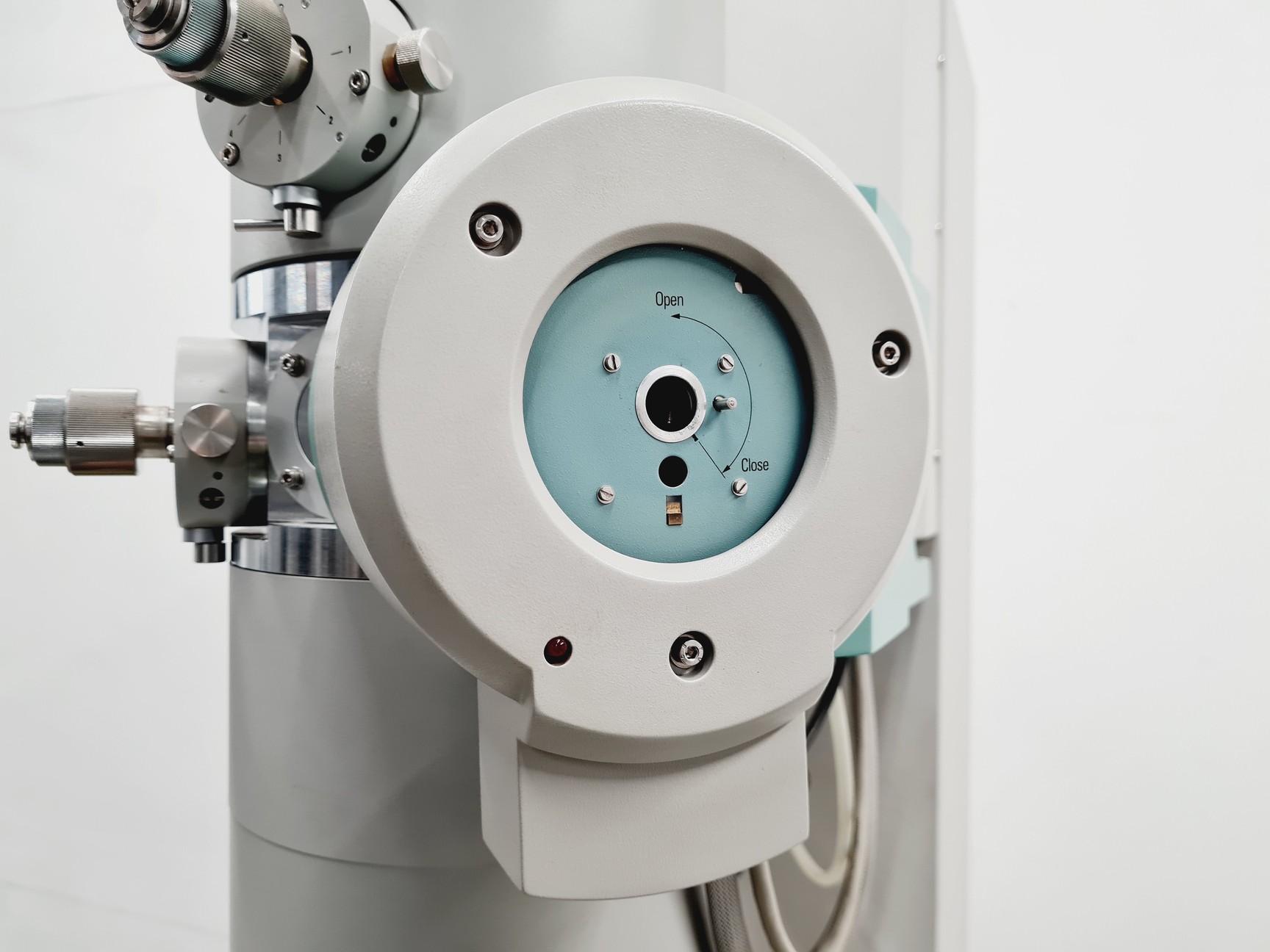 Image of Philips CM100 Scanning Electron Microscope