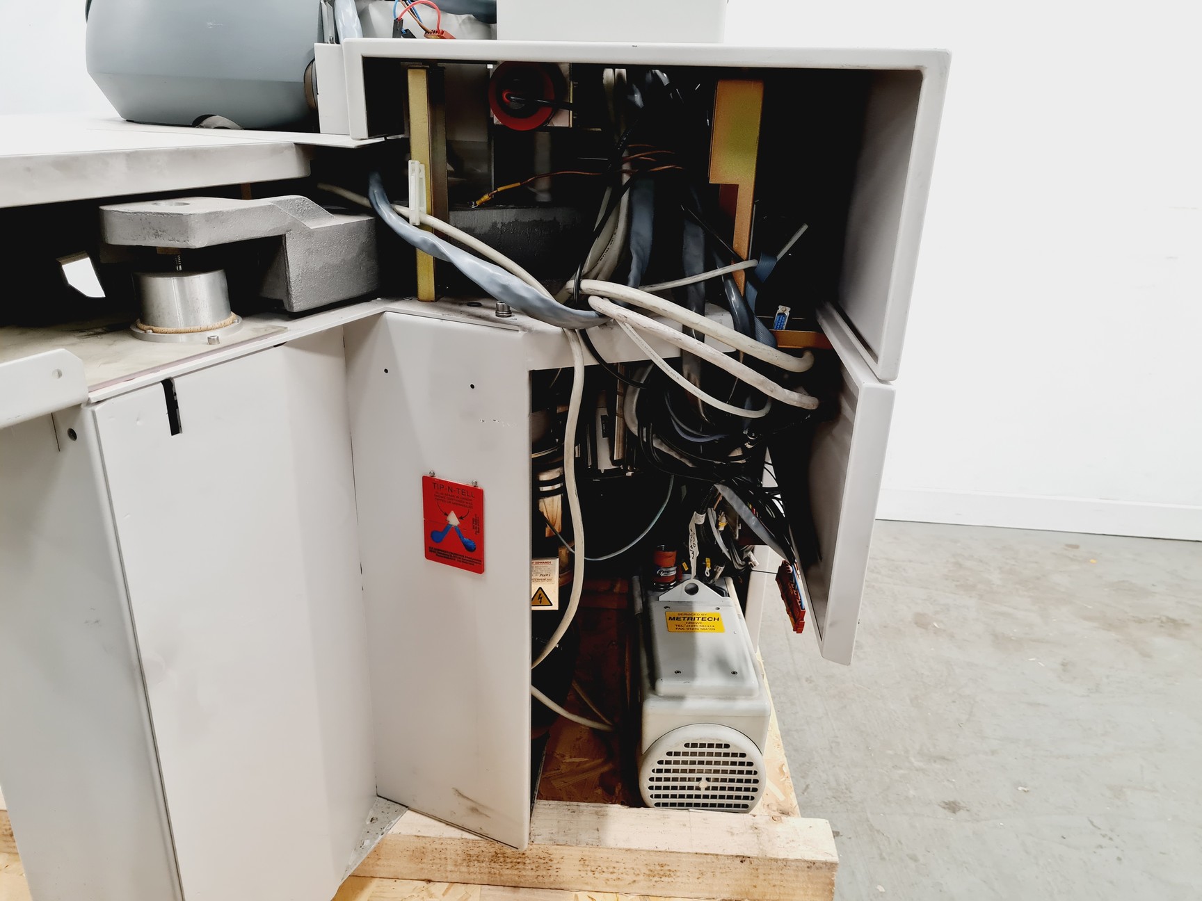 Image of Philips CM100 Scanning Electron Microscope