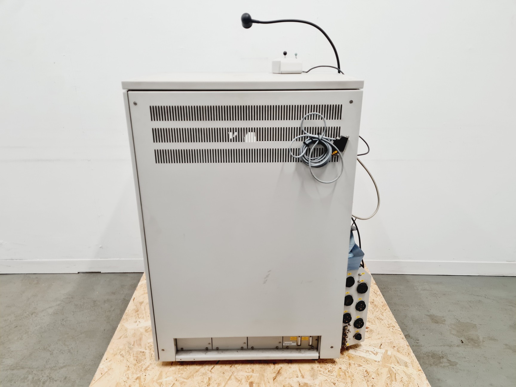 Image of Philips CM100 Scanning Electron Microscope