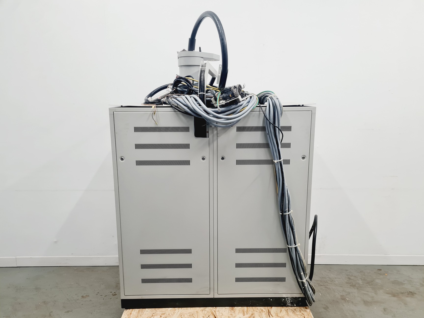 Image of Philips CM100 Scanning Electron Microscope