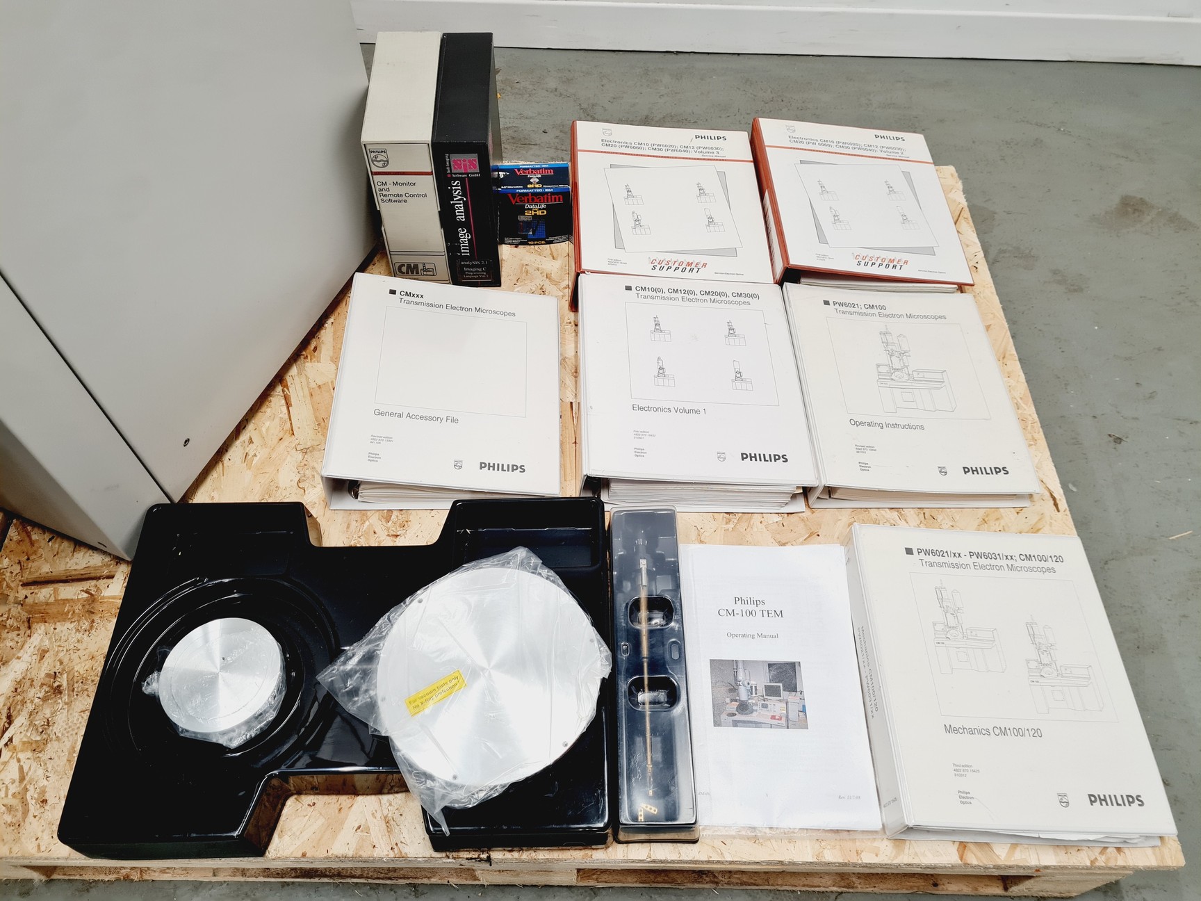 Image of Philips CM100 Scanning Electron Microscope