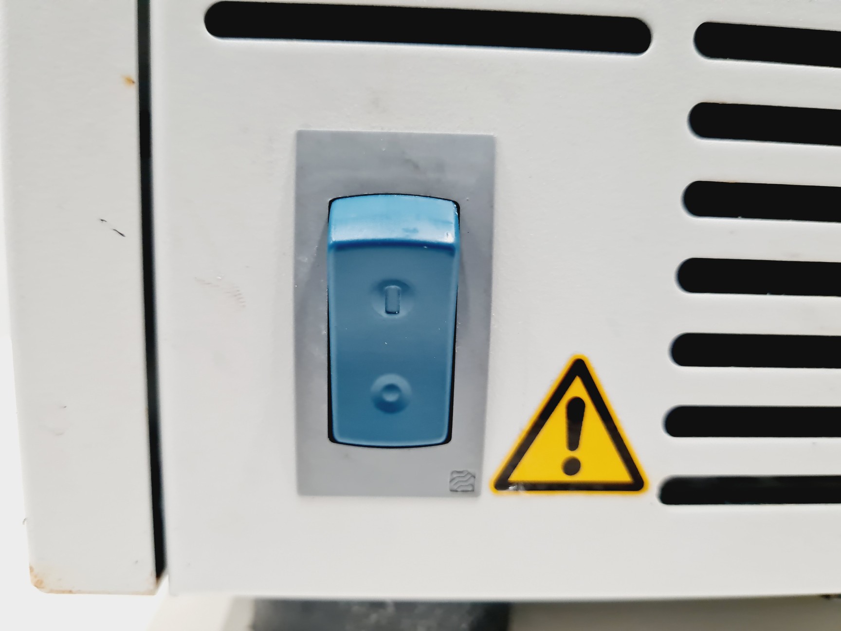 Image of Eppendorf 5804 R Refrigerated Centrifuge w/ A-4-44 Rotor 5000RPM Lab