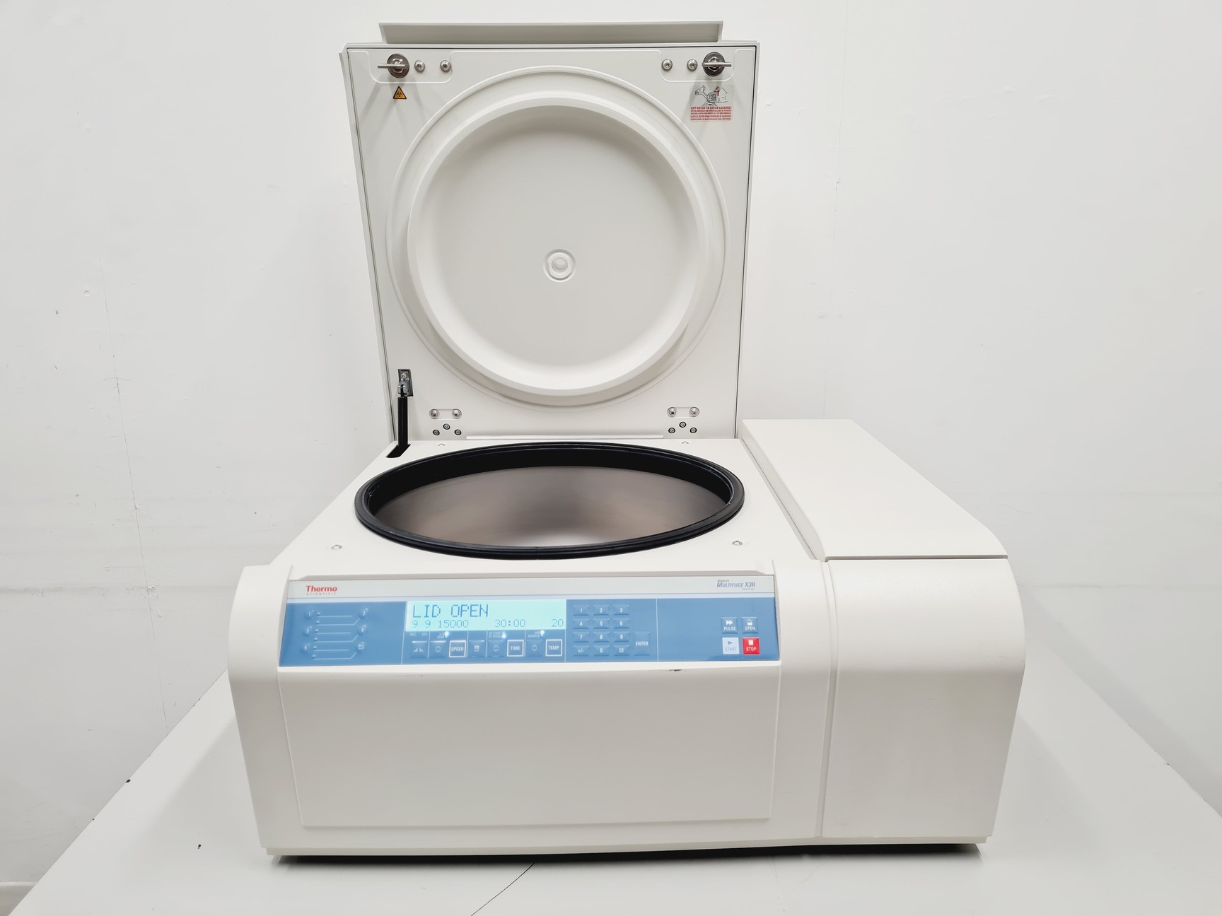 Image of Thermo Scientific Heraeus Multifuge X3R Centrifuge Lab
