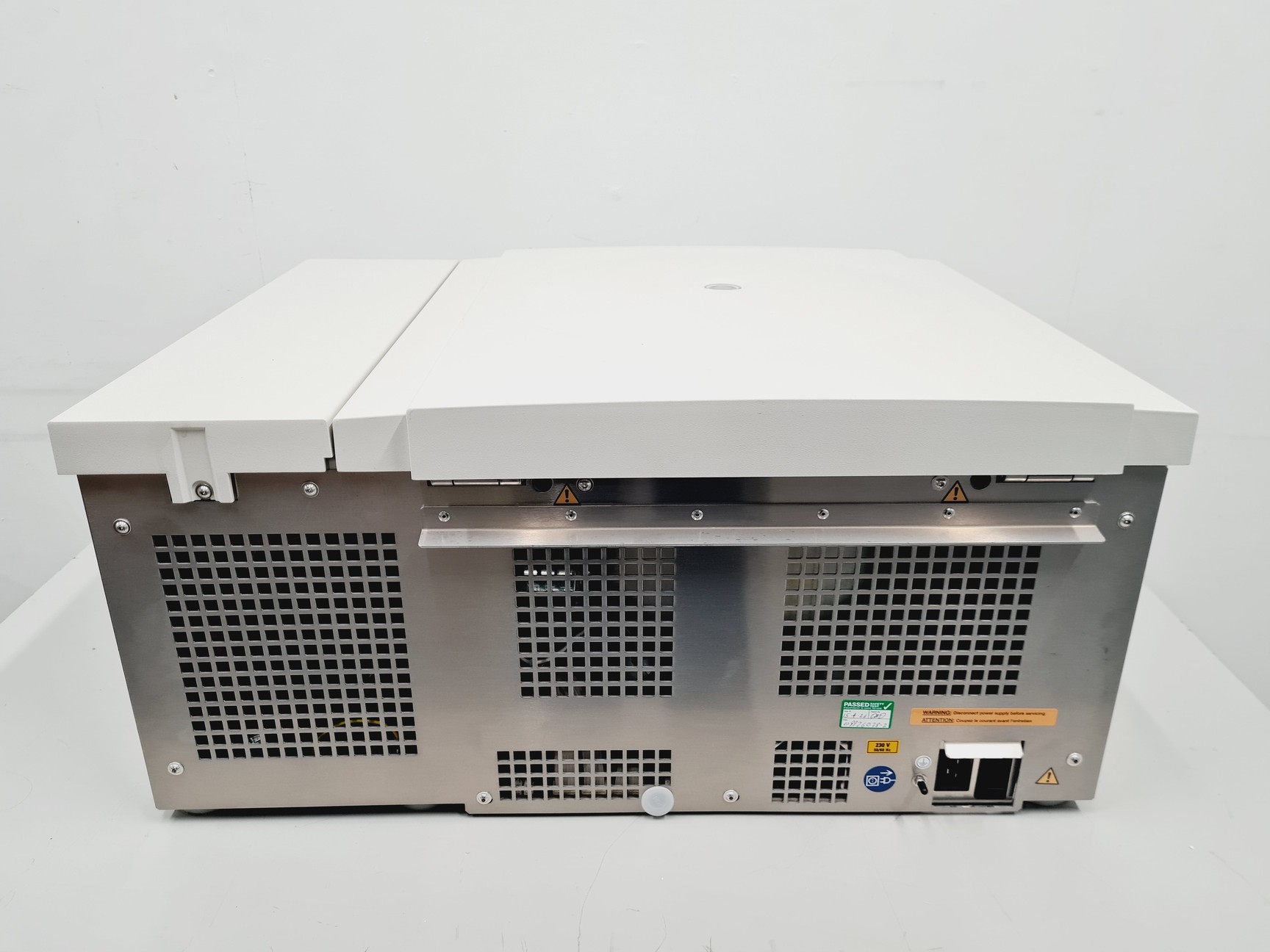 Image of Thermo Scientific Heraeus Multifuge X3R Centrifuge Lab