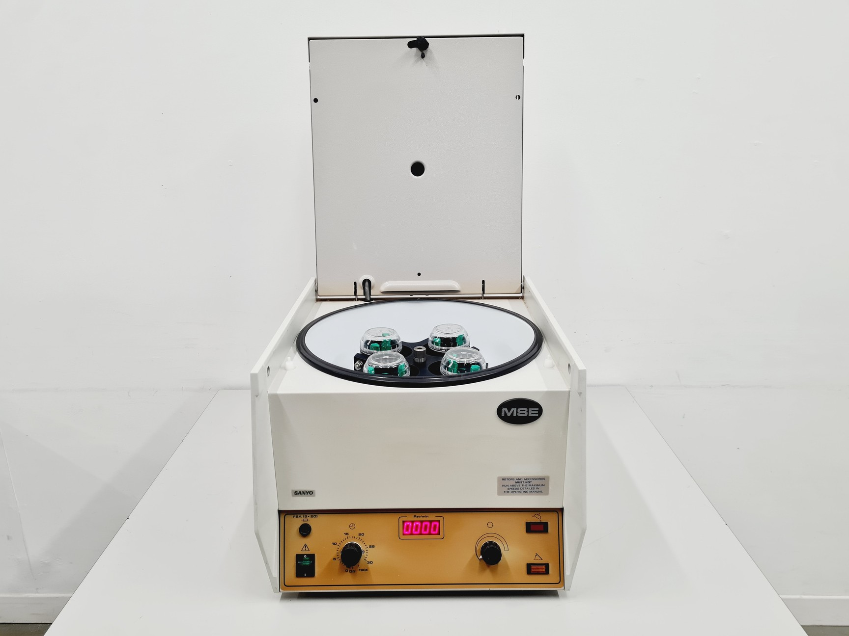 Image of MSE Sanyo Centaur 2 MSB020.CX1.5 Centrifuge