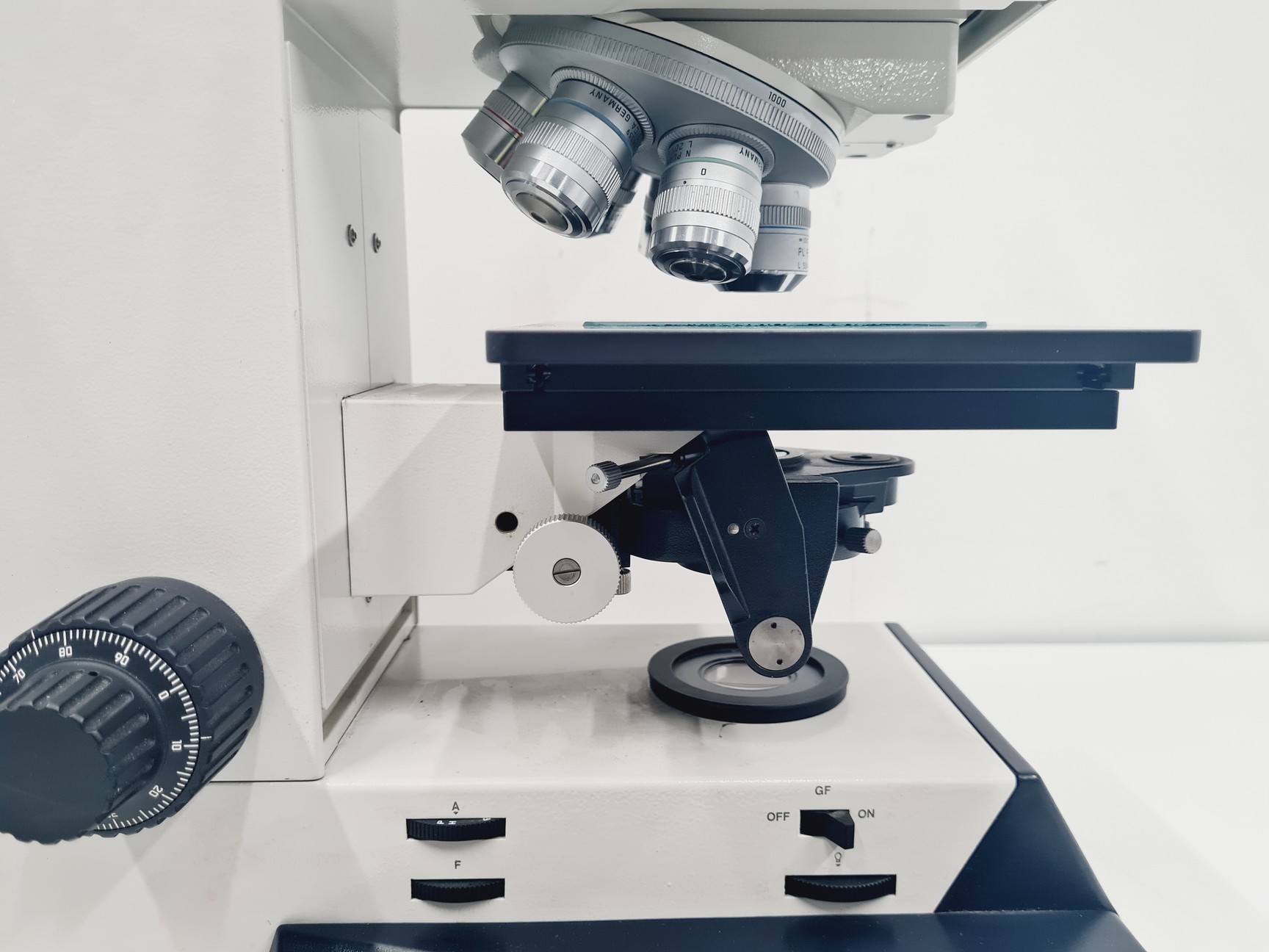 Image of Leica DMR 020-525.028 Compound Microscope with 6 x Objectives