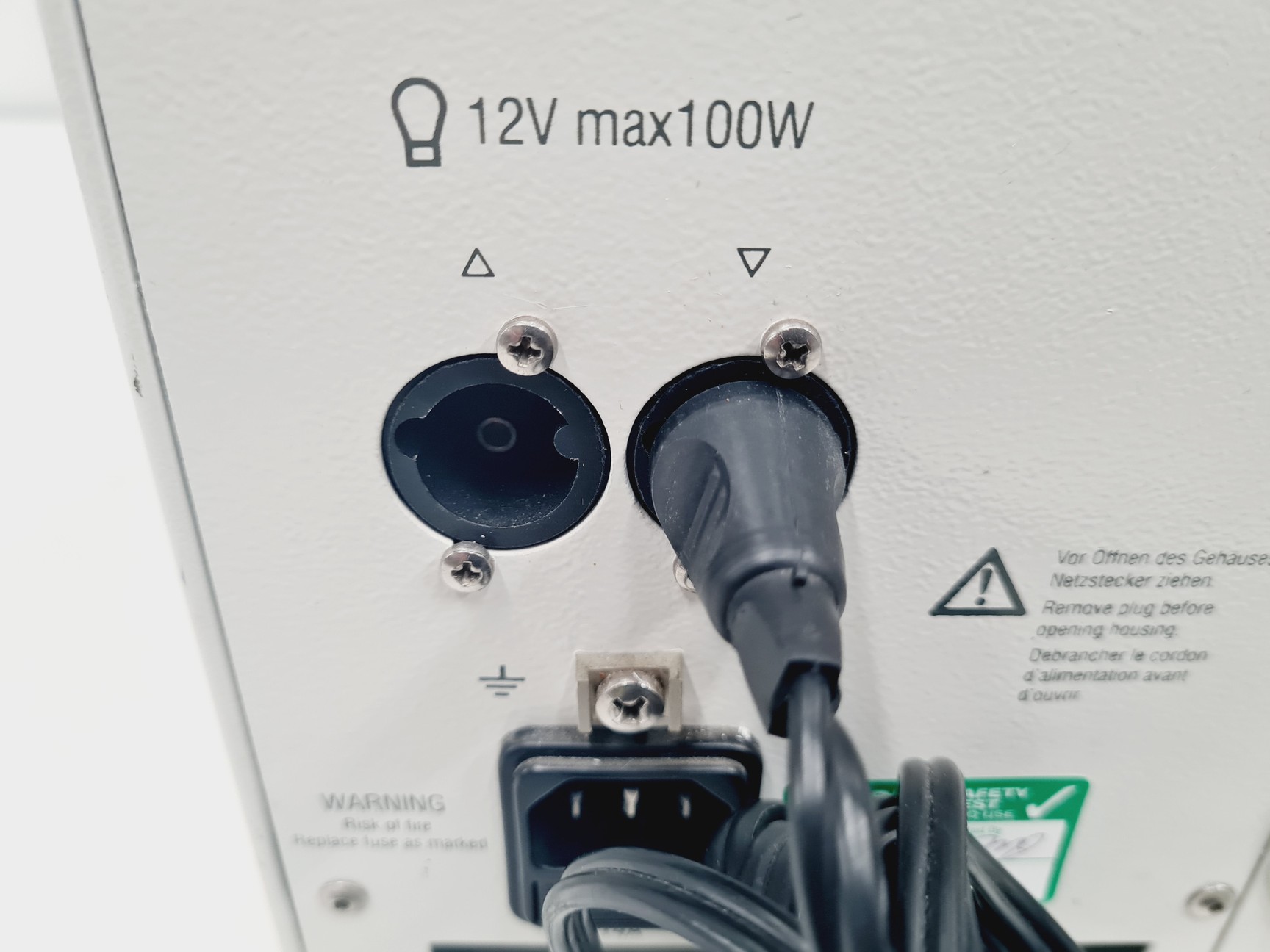 Image of Leica DMR 020-525.028 Compound Microscope with 6 x Objectives