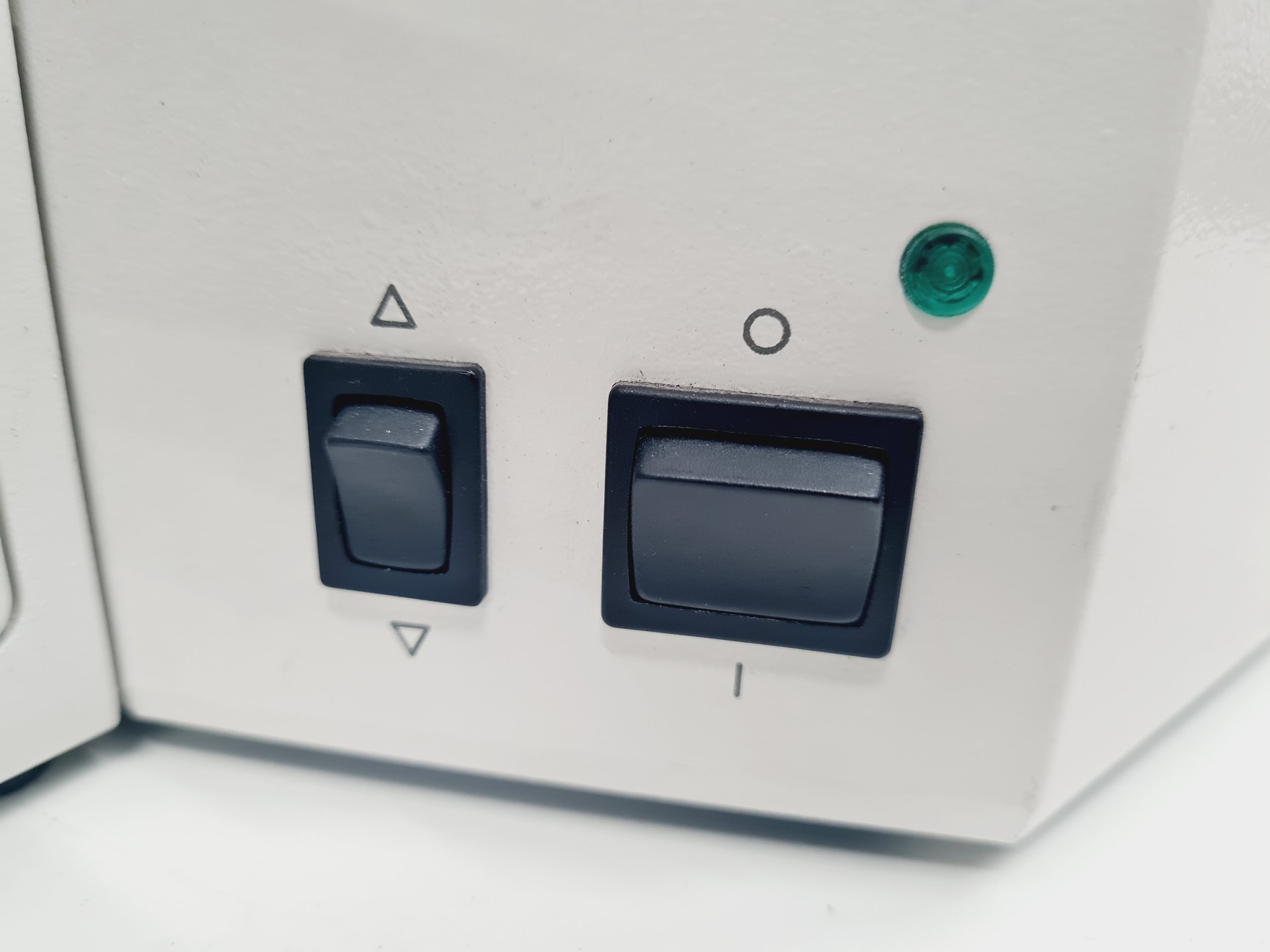 Image of Leica DMR 020-525.028 Compound Microscope with 6 x Objectives