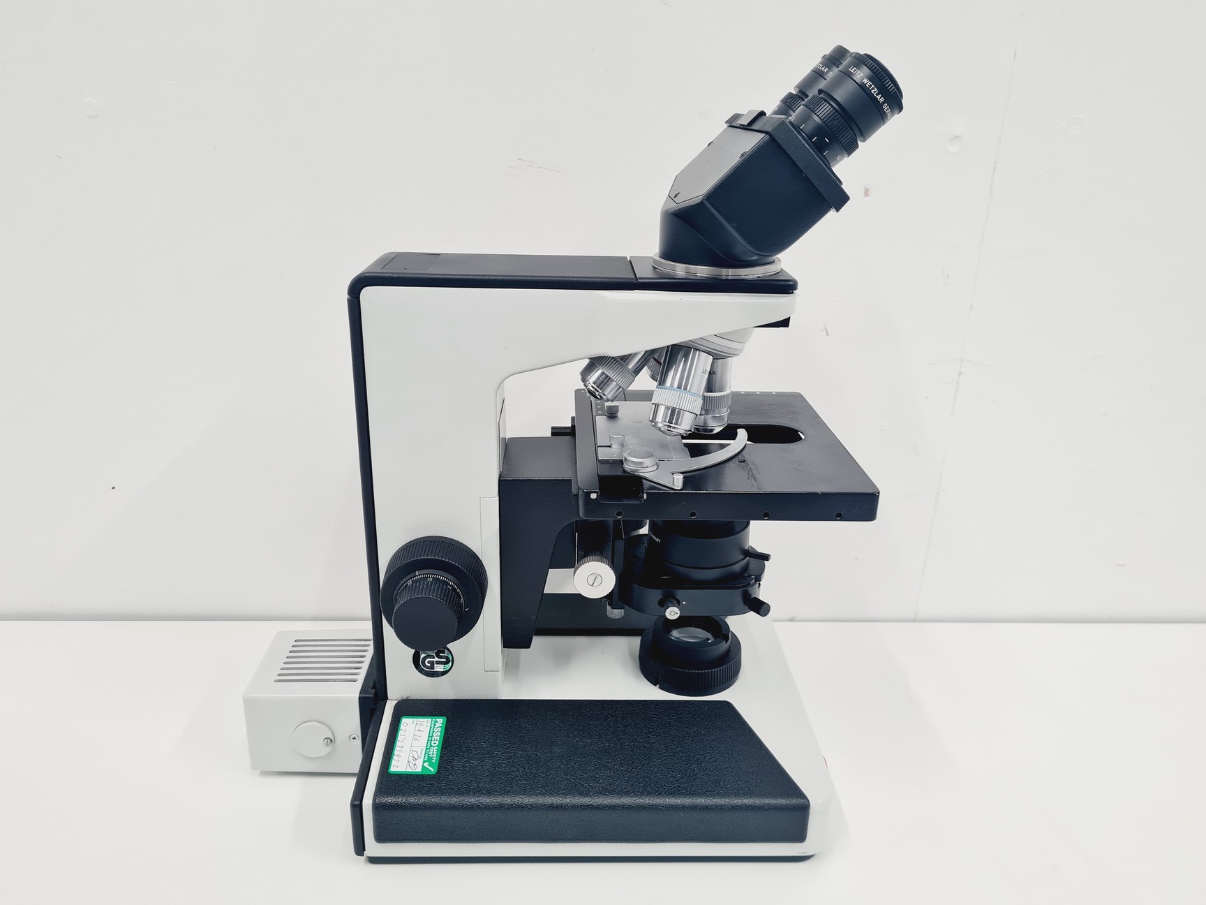 Image of Leitz Laborlux S Microscope 020-505.030 with 5 x Objectives