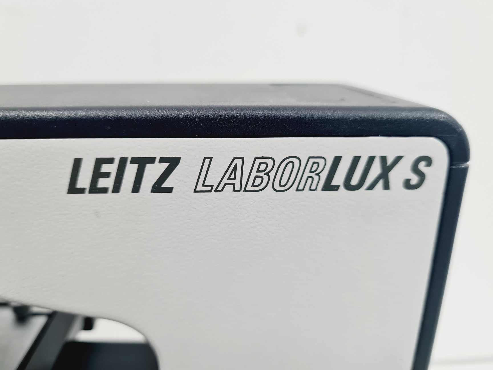 Image of Leitz Laborlux S Microscope 020-505.030 with 5 x Objectives