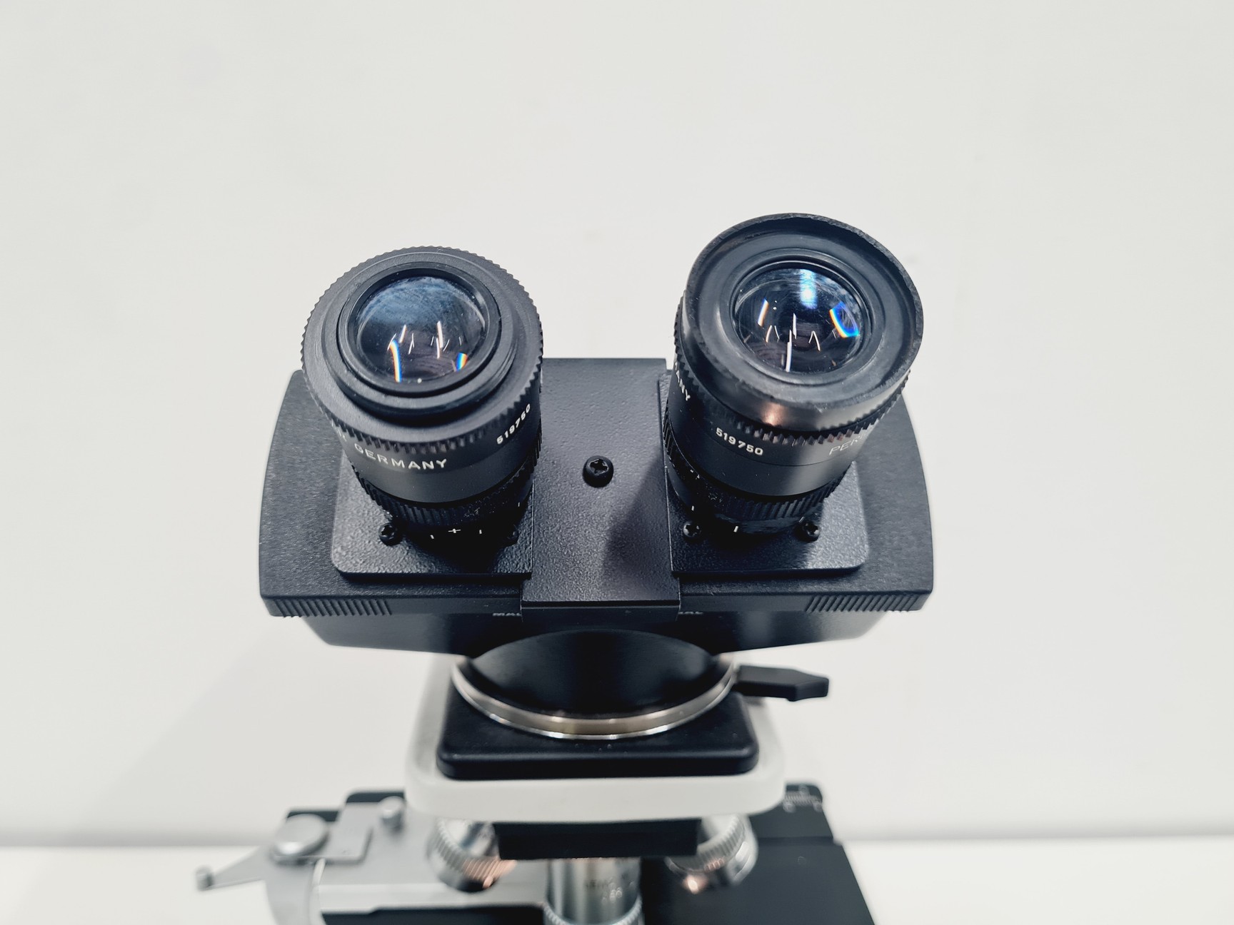 Image of Leitz Laborlux S Microscope 020-505.030 with 5 x Objectives