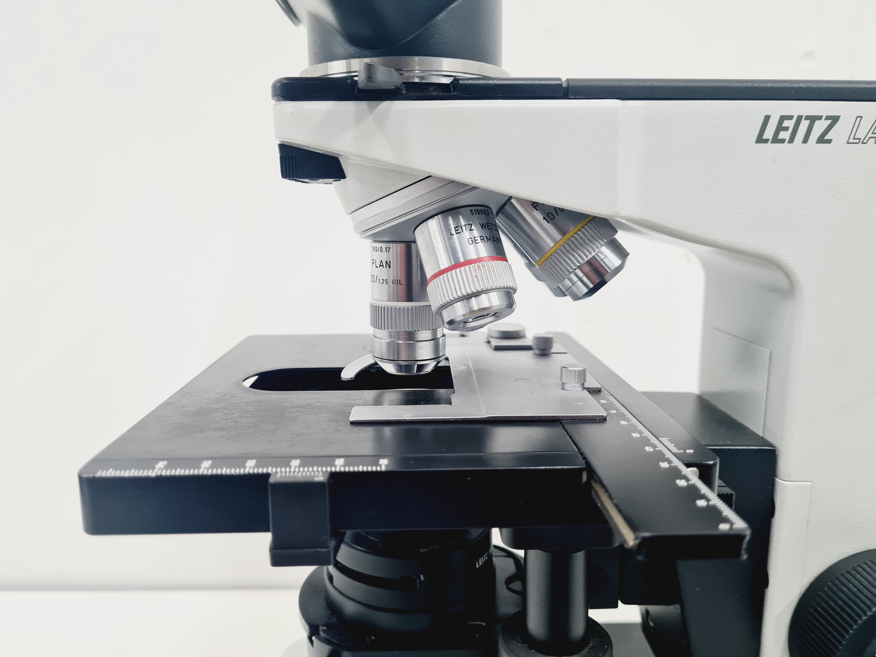 Image of Leitz Laborlux S Microscope 020-505.030 with 5 x Objectives