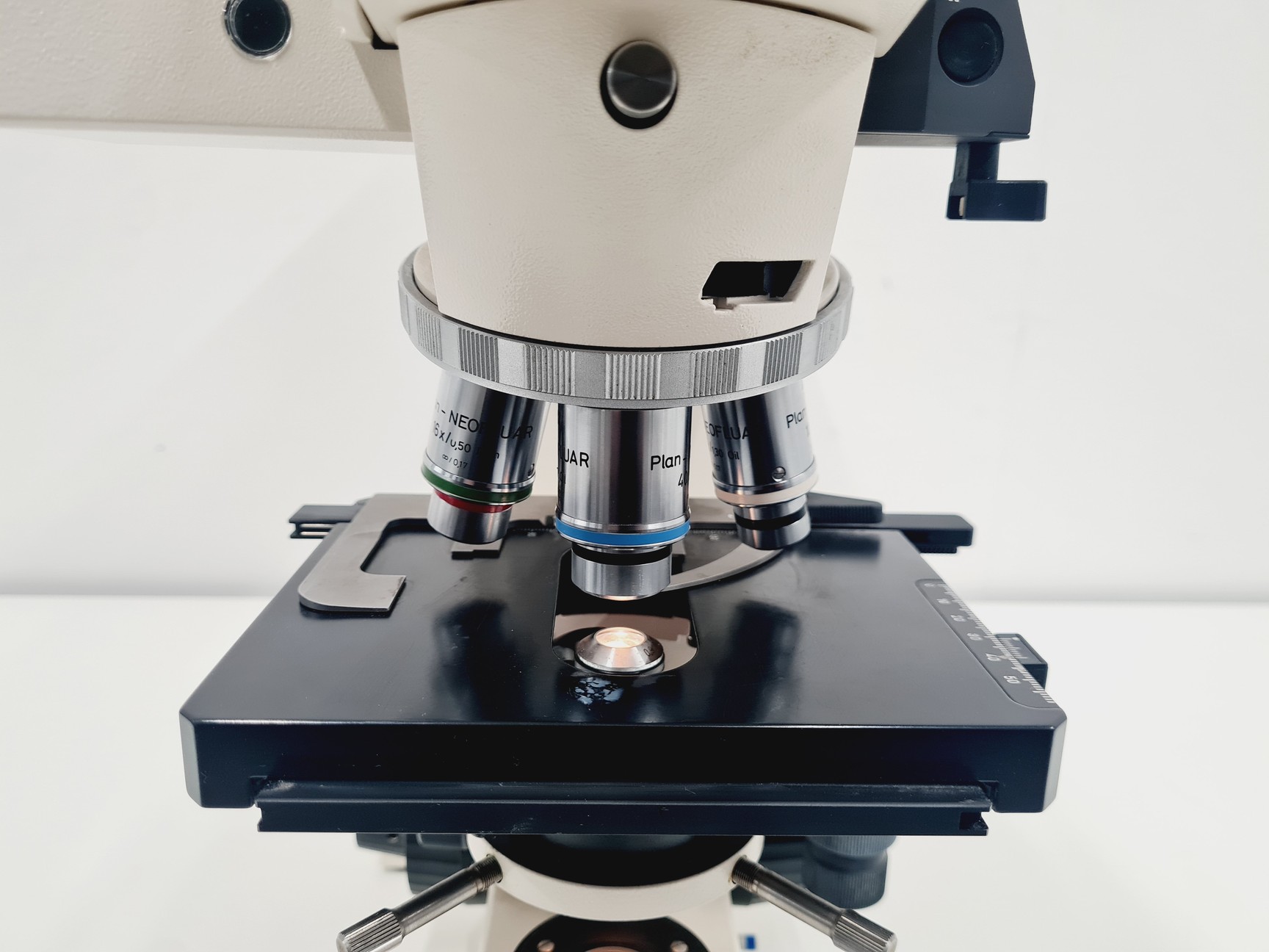 Image of Carl Zeiss Axioskop 50 w/ HBO 50 & 4 x Objectives 10/16/40/100x NEOFLUAR