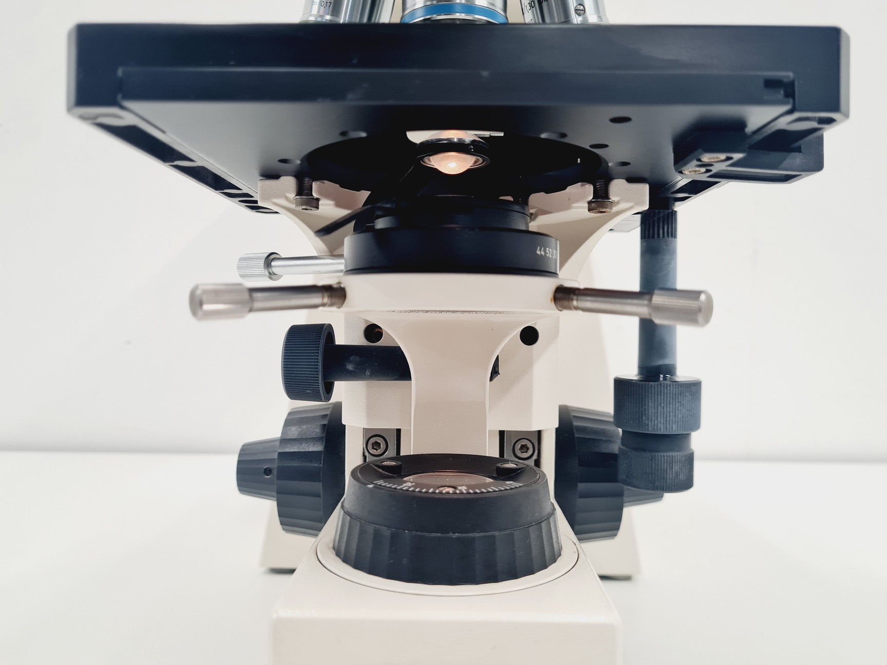 Image of Carl Zeiss Axioskop 50 w/ HBO 50 & 4 x Objectives 10/16/40/100x NEOFLUAR