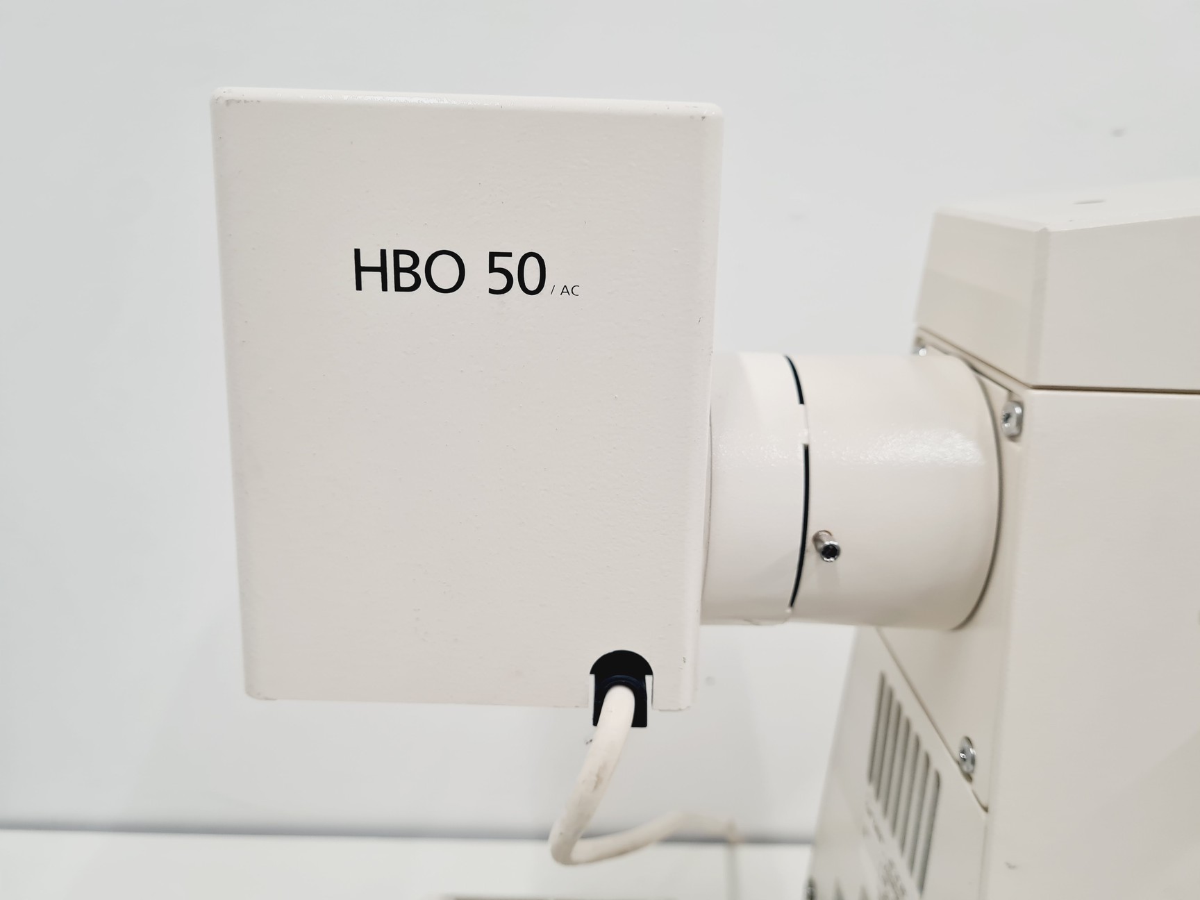 Image of Carl Zeiss Axioskop 50 w/ HBO 50 & 4 x Objectives 10/16/40/100x NEOFLUAR