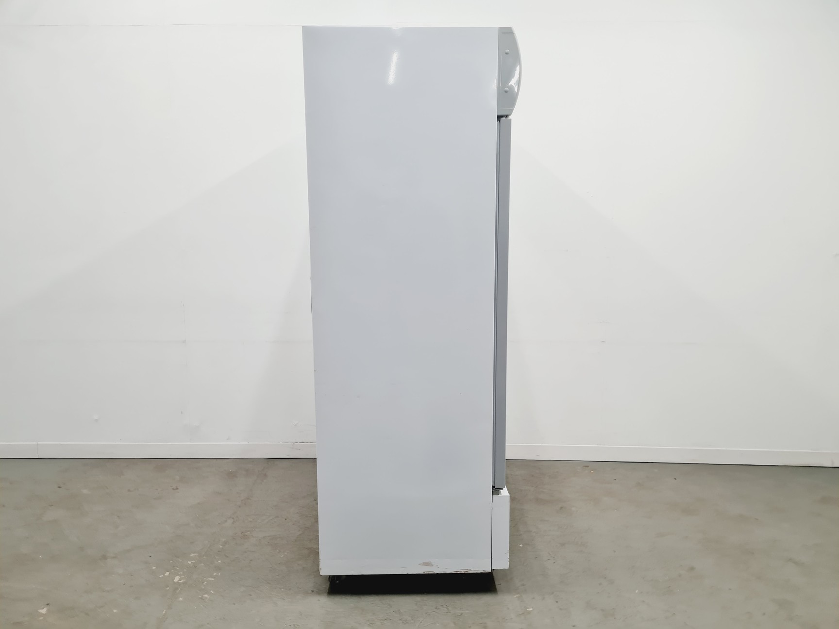 Image of Blizzard GD1000 Show Case Refrigerator Lab