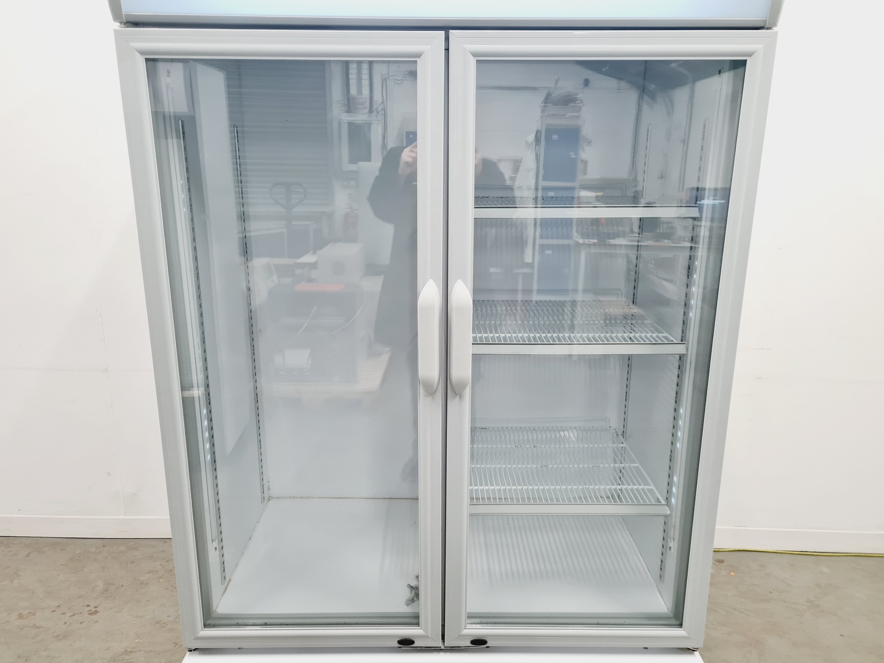 Image of Blizzard GD1000 Show Case Refrigerator Lab