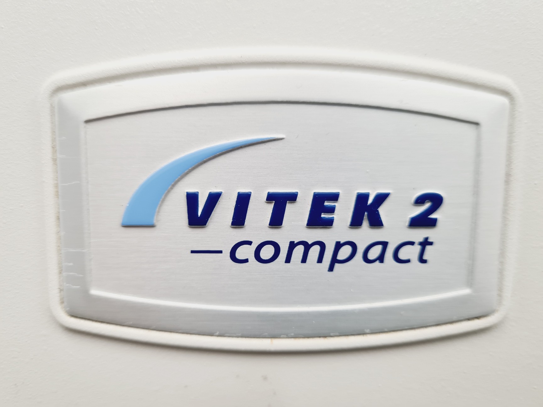 Image of BioMérieux Vitek 2 Compact Microbial Identification & AST System