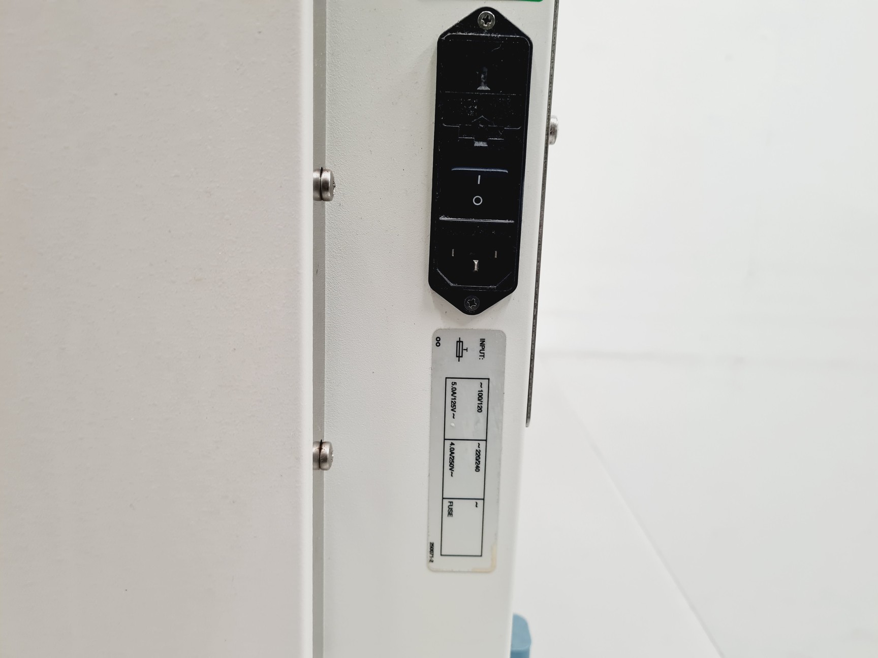 Image of BioMérieux Vitek 2 Compact Microbial Identification & AST System