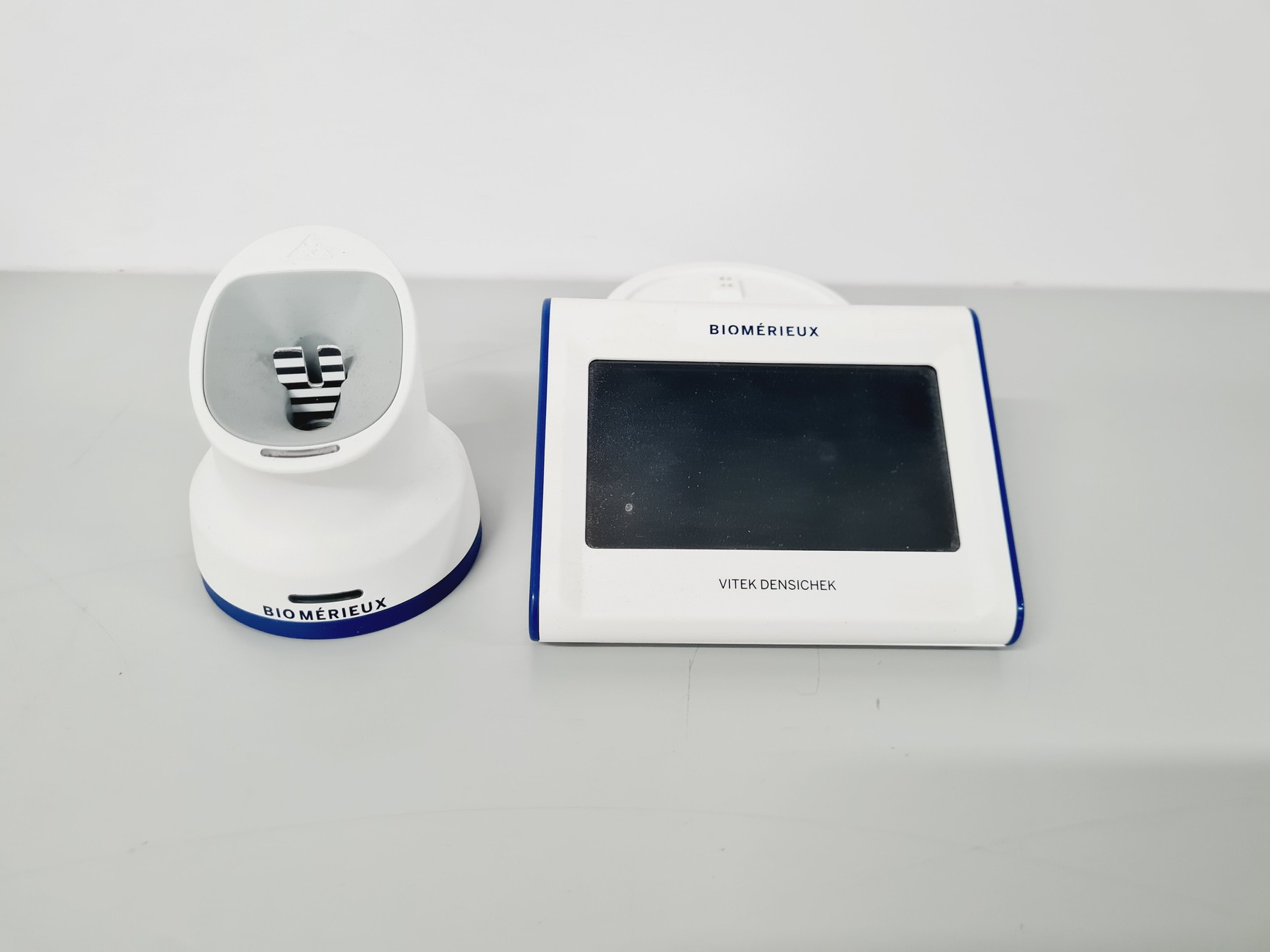 Image of BioMérieux Vitek 2 Compact Microbial Identification & AST System