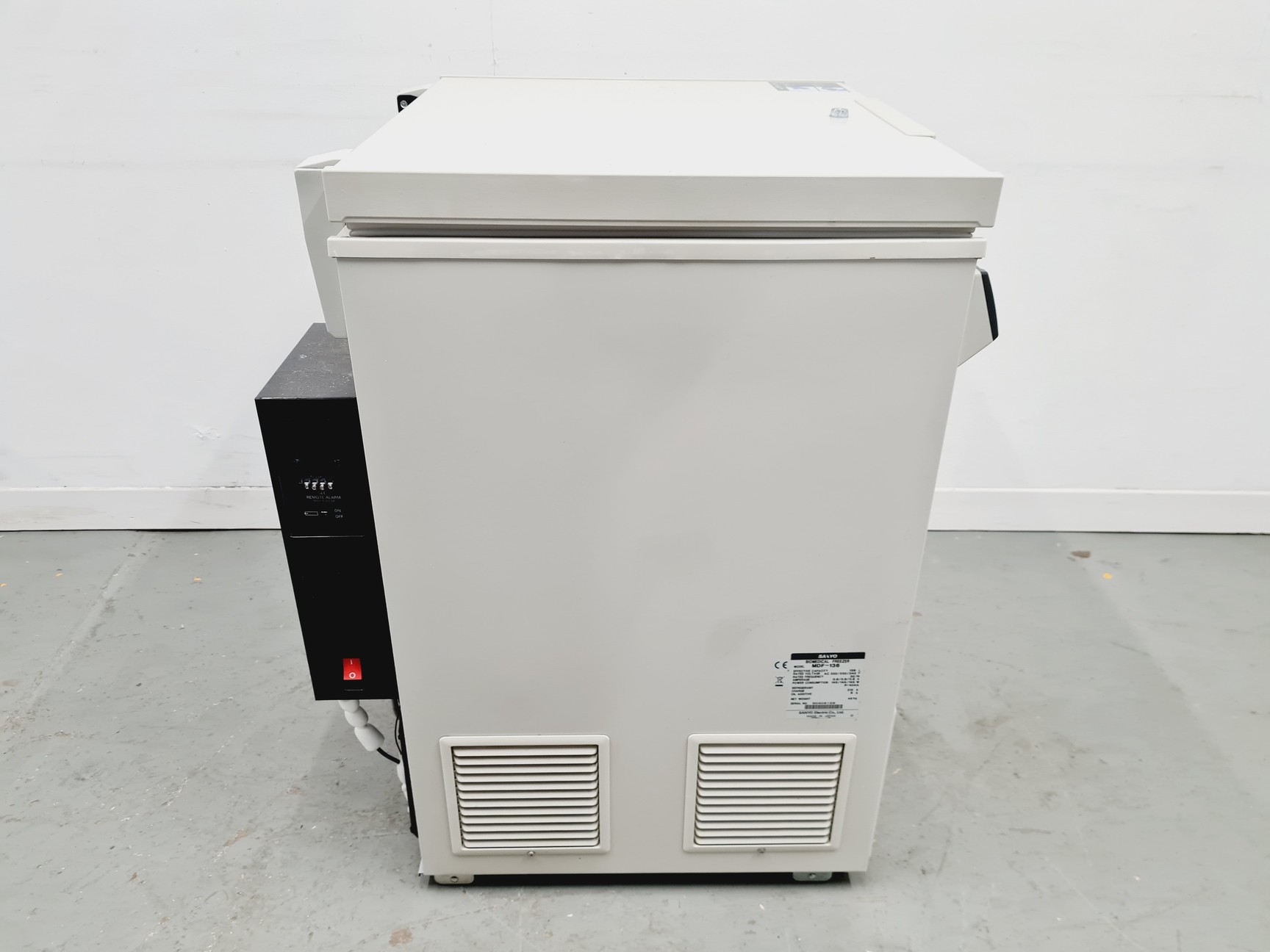 Image of Sanyo MDF-136 Biomedical Freezer -40ºc Lab