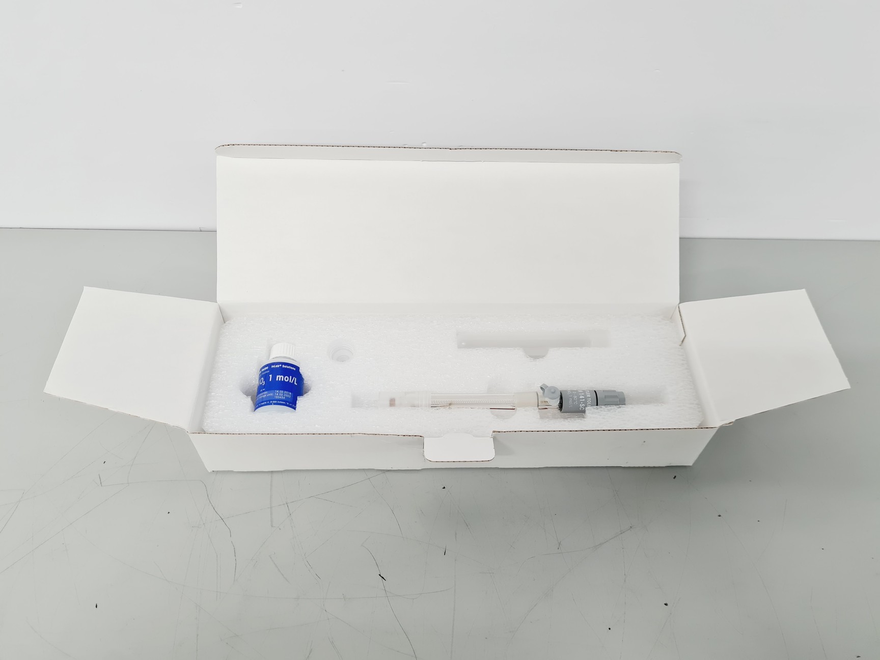 Image of Mettler Toledo DM141-SC Silver Ring Electrode Lab