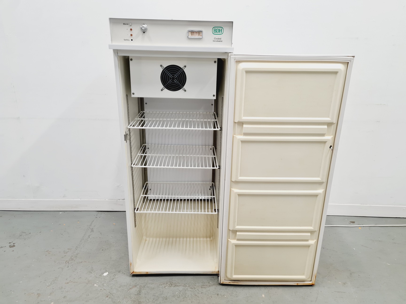 Image of BDH Cooled Incubator Lab