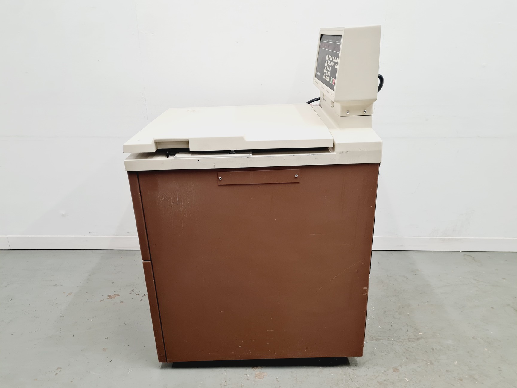 Image of Beckman J2-21 Floor Standing Centrifuge Lab